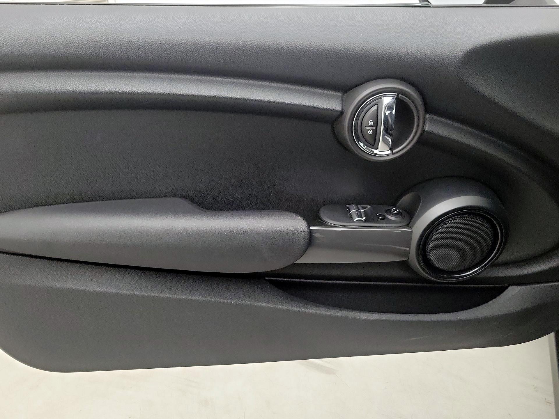 Thumbnail: 2017 MINI Cooper Hardtop - 12