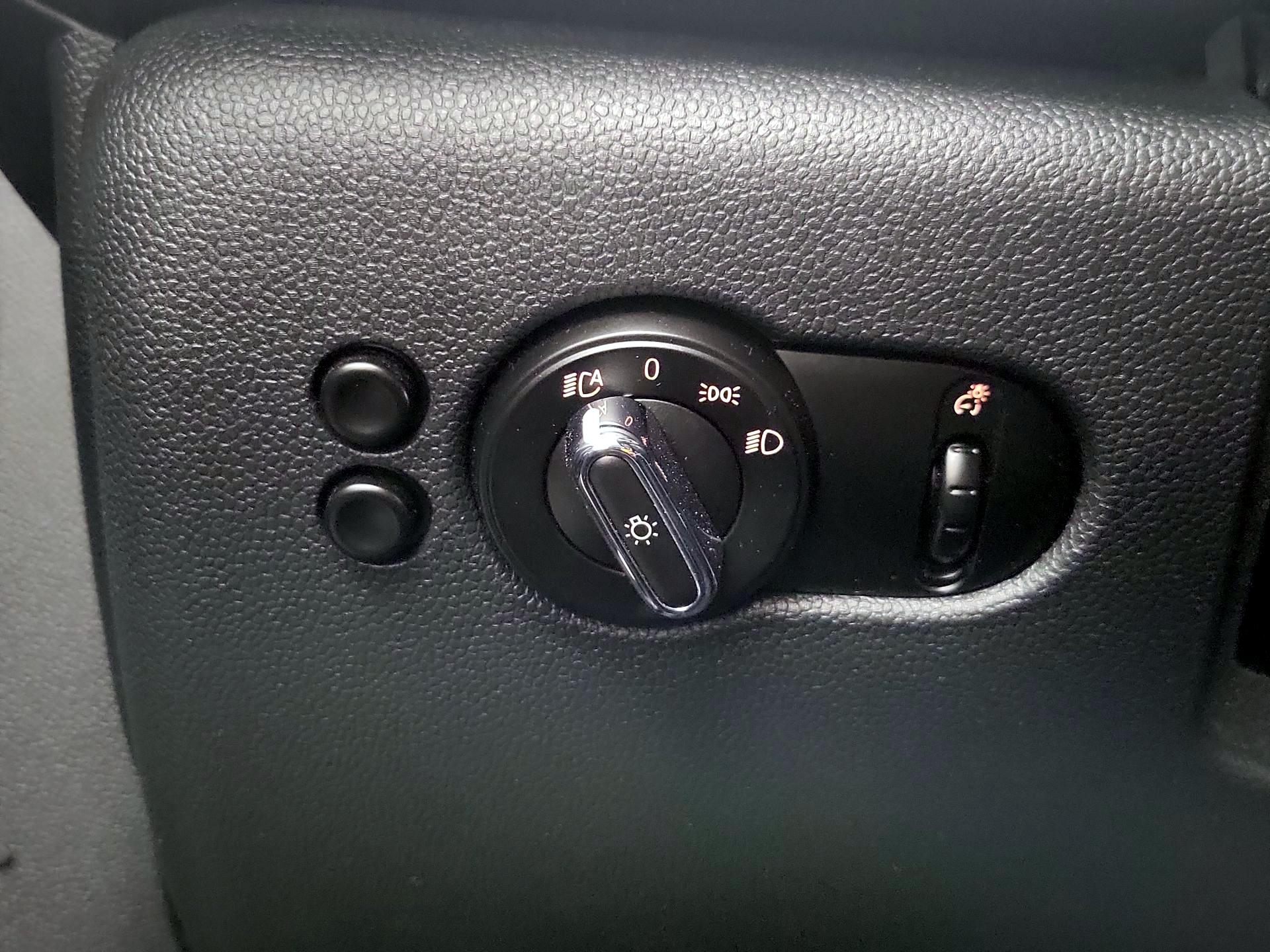 Thumbnail: 2017 MINI Cooper Hardtop - 13