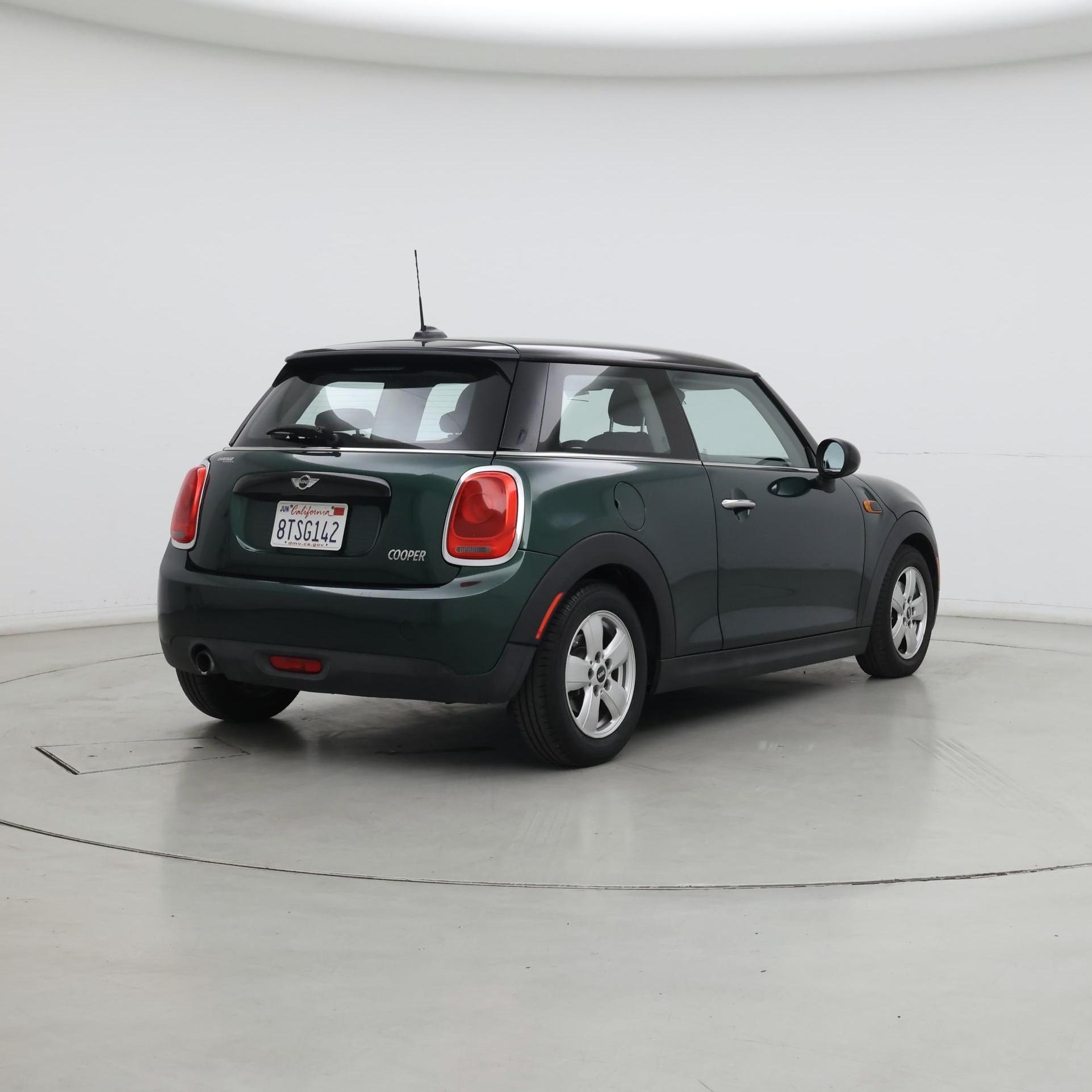 Thumbnail: 2017 MINI Cooper Hardtop - 8