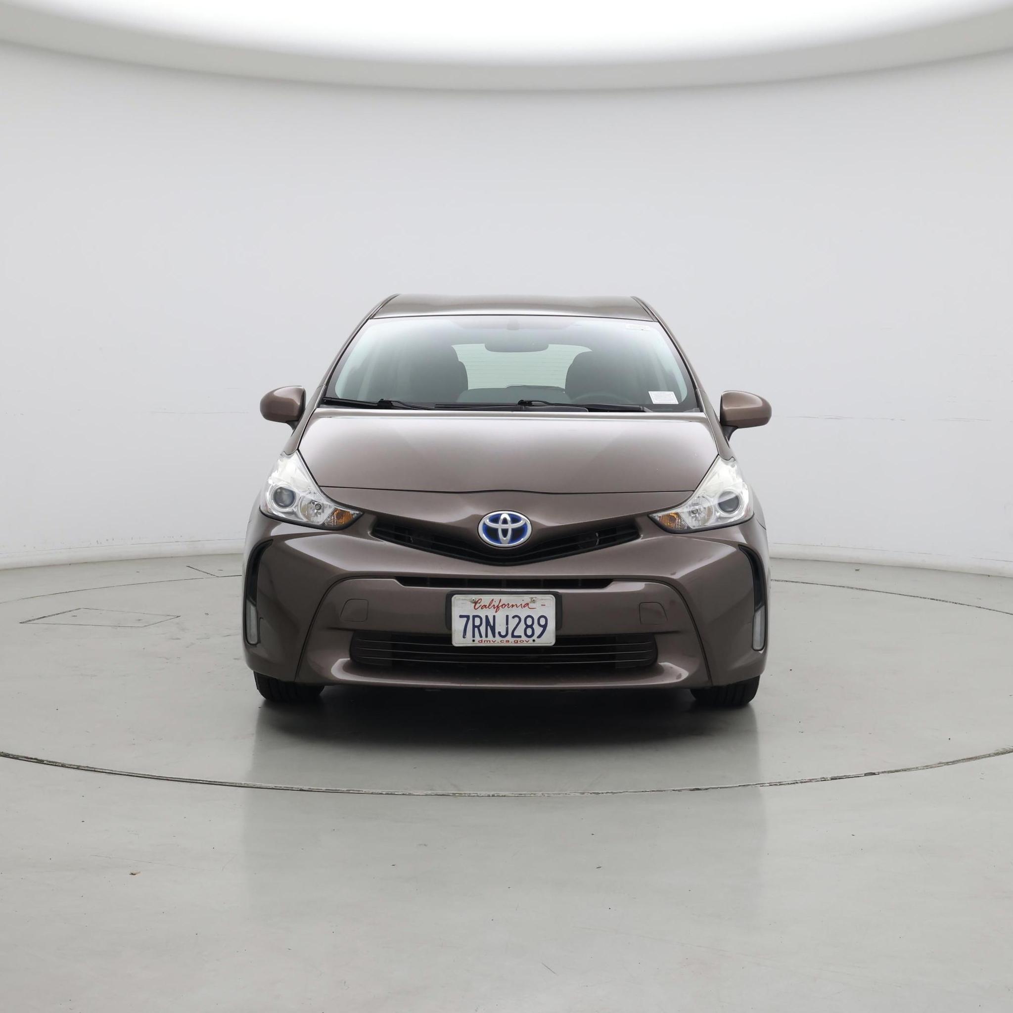 Thumbnail: 2016 Toyota Prius v - 5