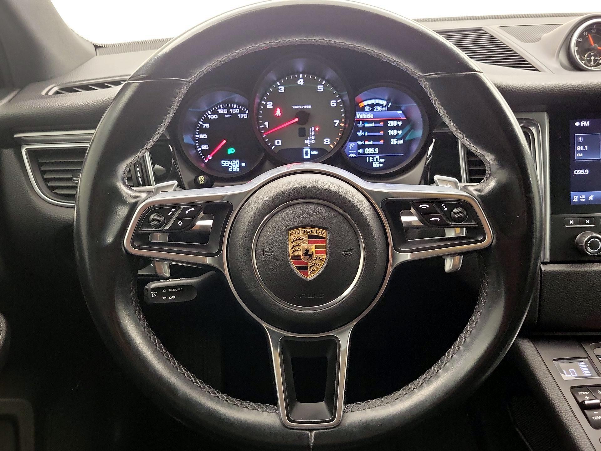 Thumbnail: 2018 Porsche Macan - 10