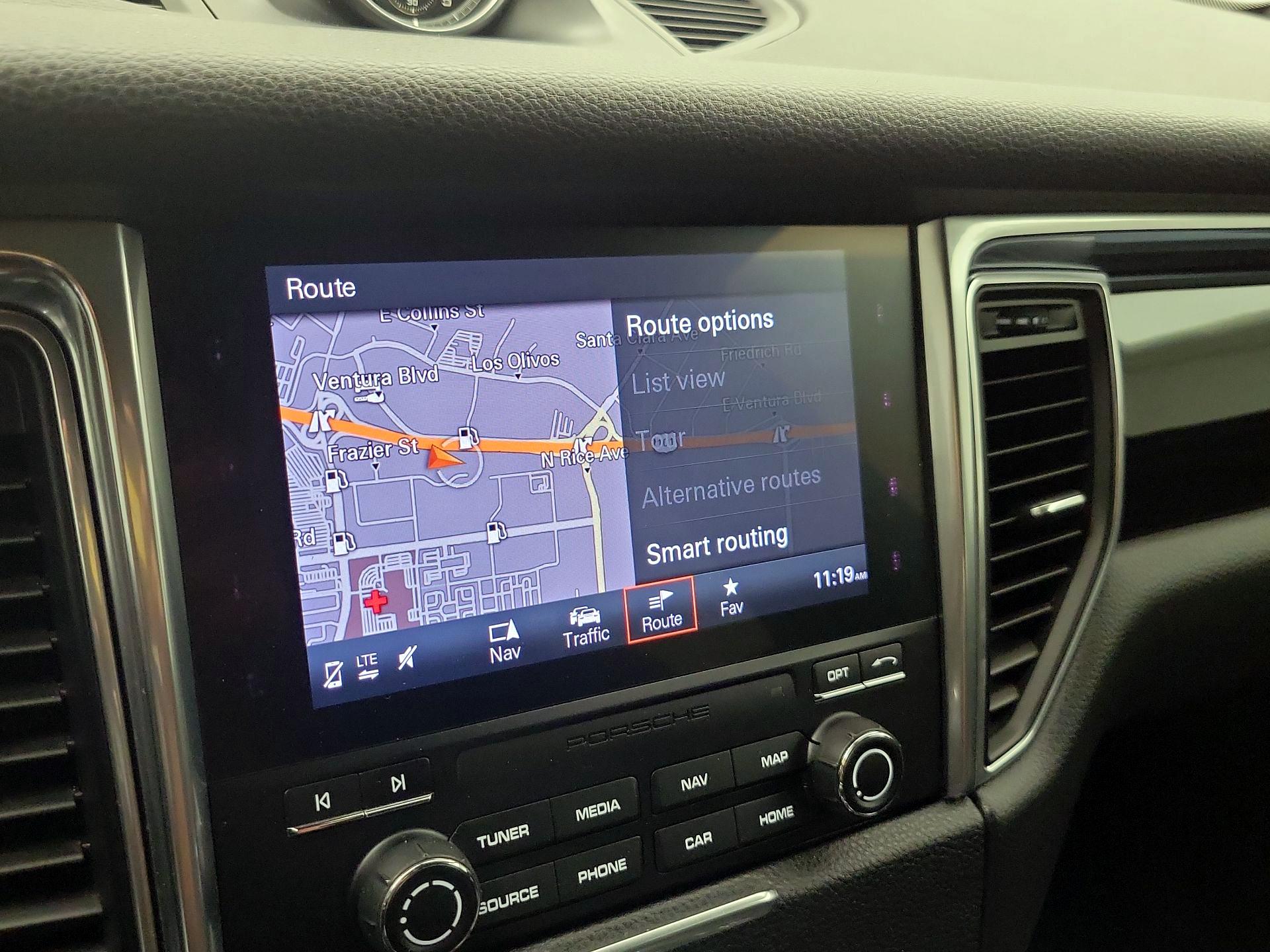 Thumbnail: 2018 Porsche Macan - 14