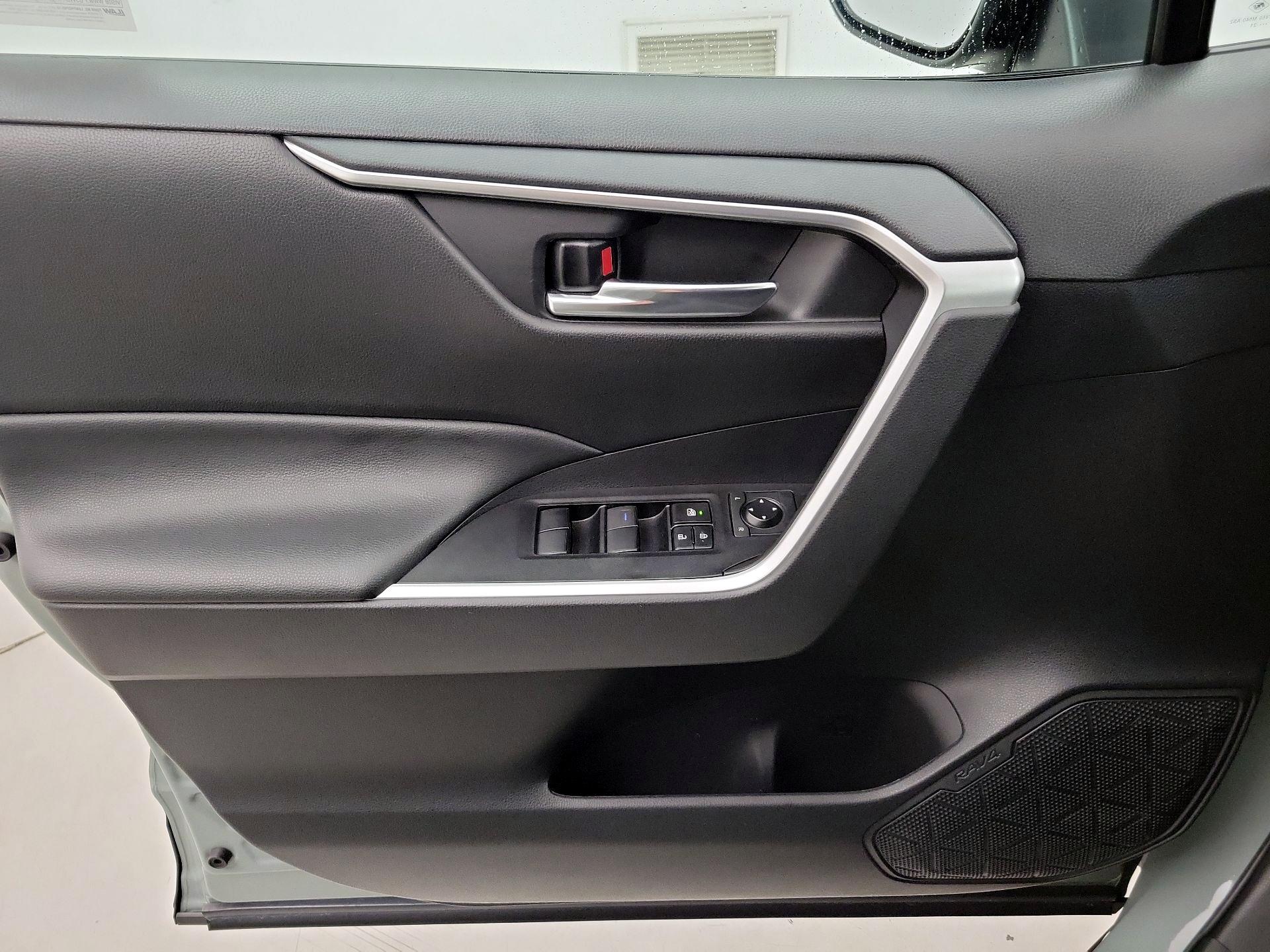 Thumbnail: 2021 Toyota RAV4 - 12