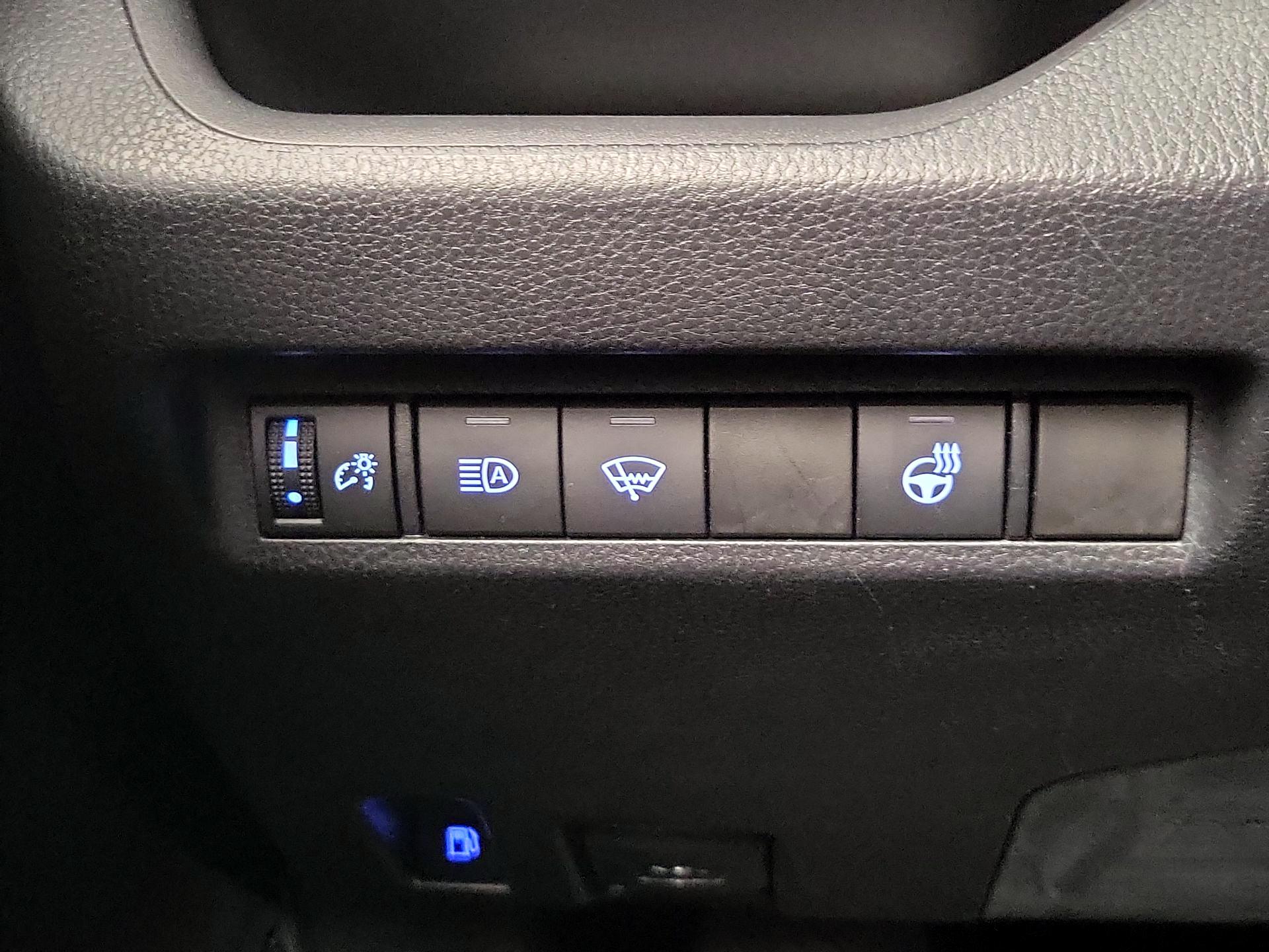 Thumbnail: 2021 Toyota RAV4 - 13