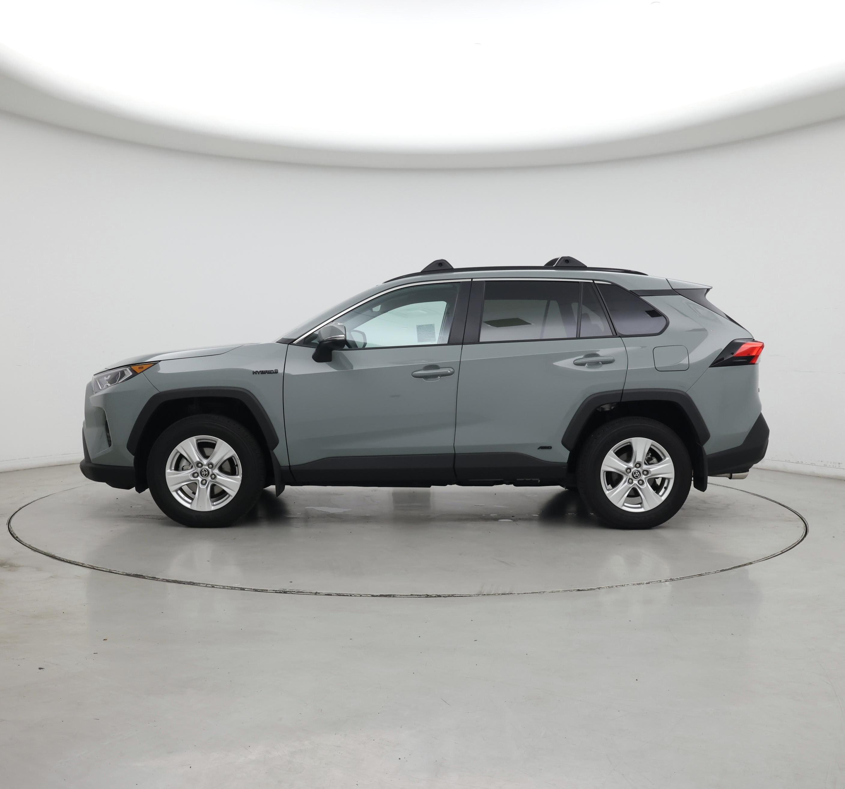 Thumbnail: 2021 Toyota RAV4 - 3