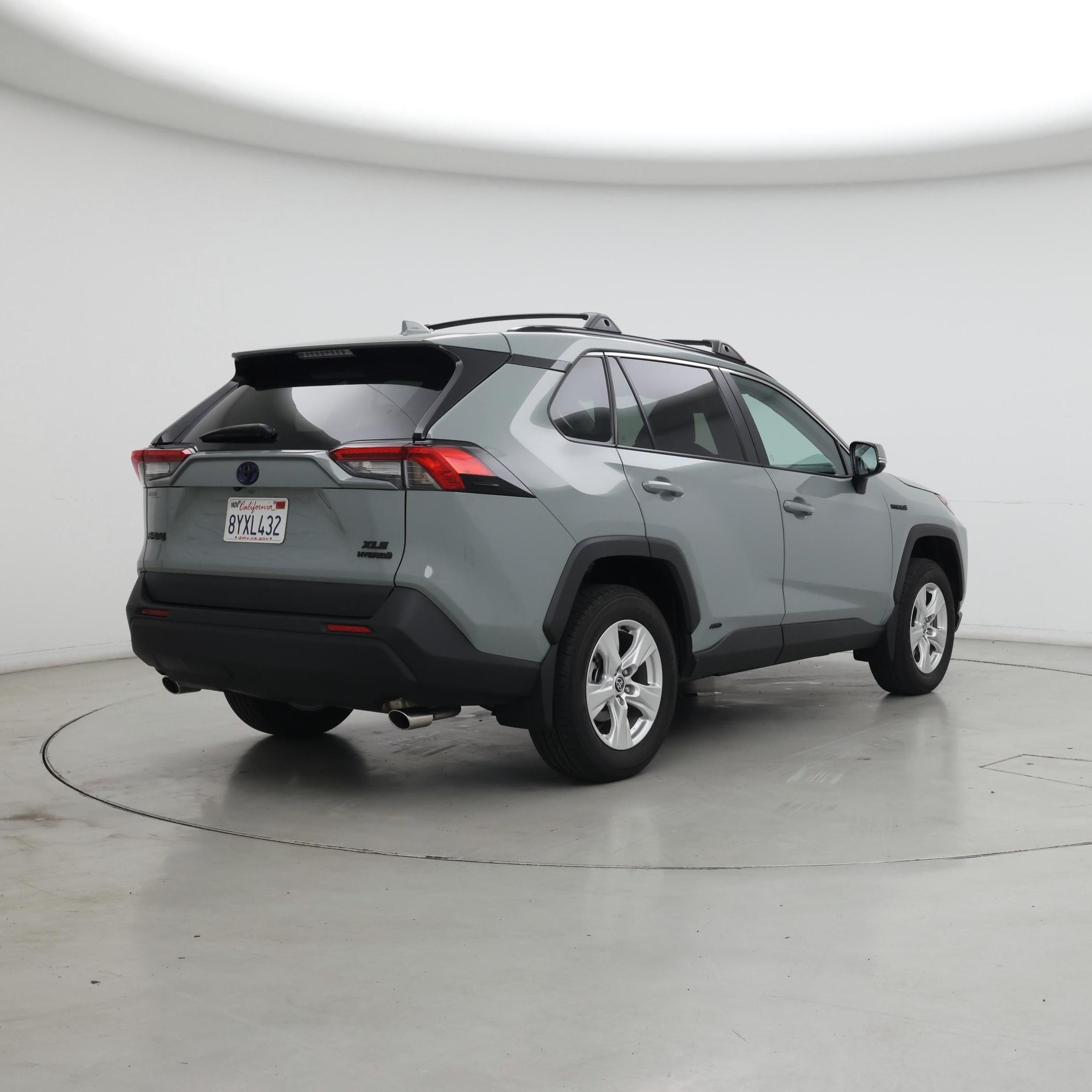 Thumbnail: 2021 Toyota RAV4 - 8