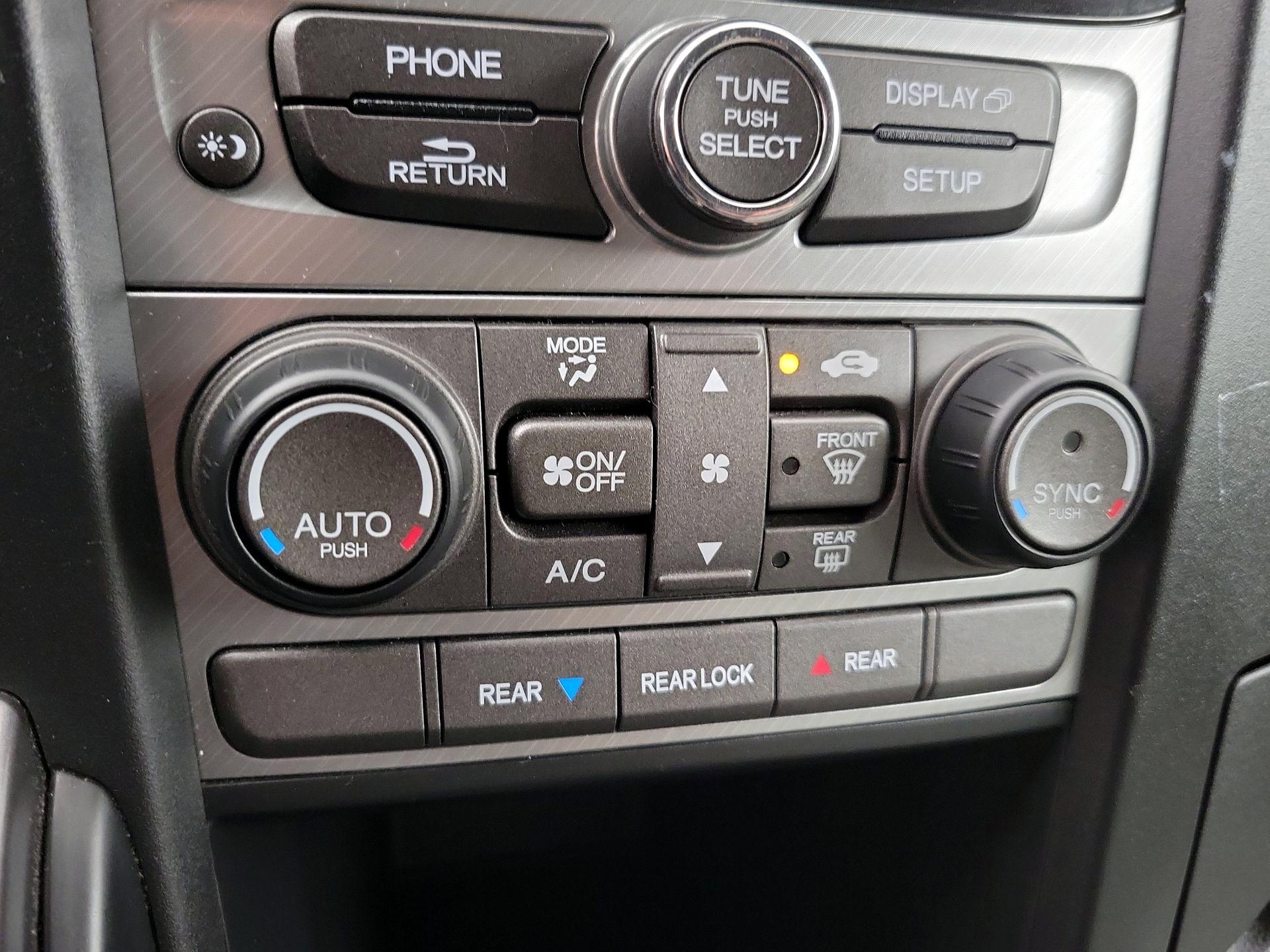 Thumbnail: 2015 Honda Pilot - 15