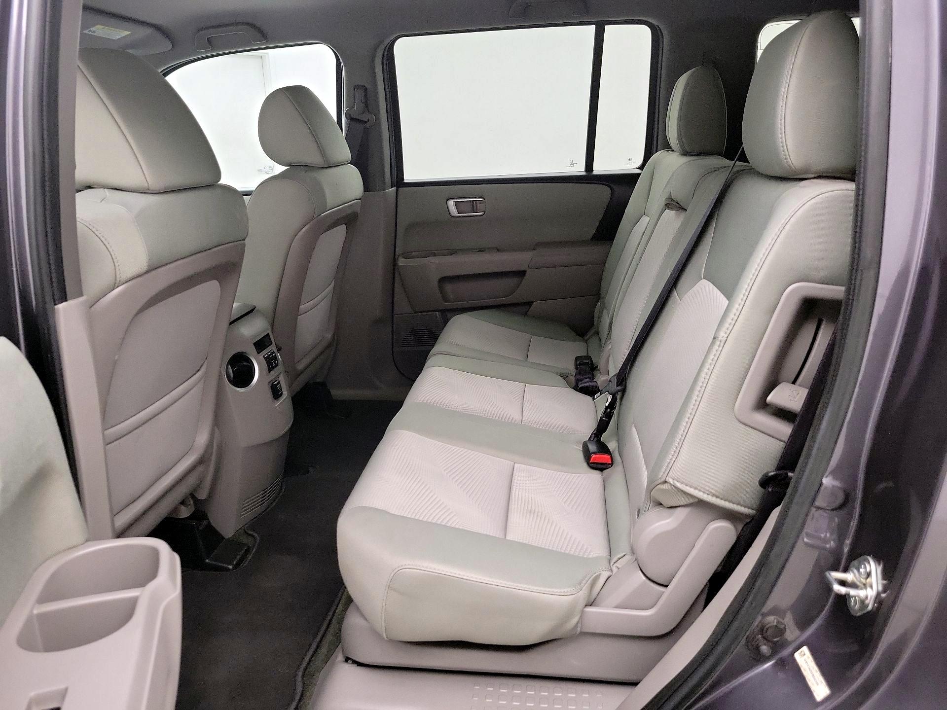 Thumbnail: 2015 Honda Pilot - 17