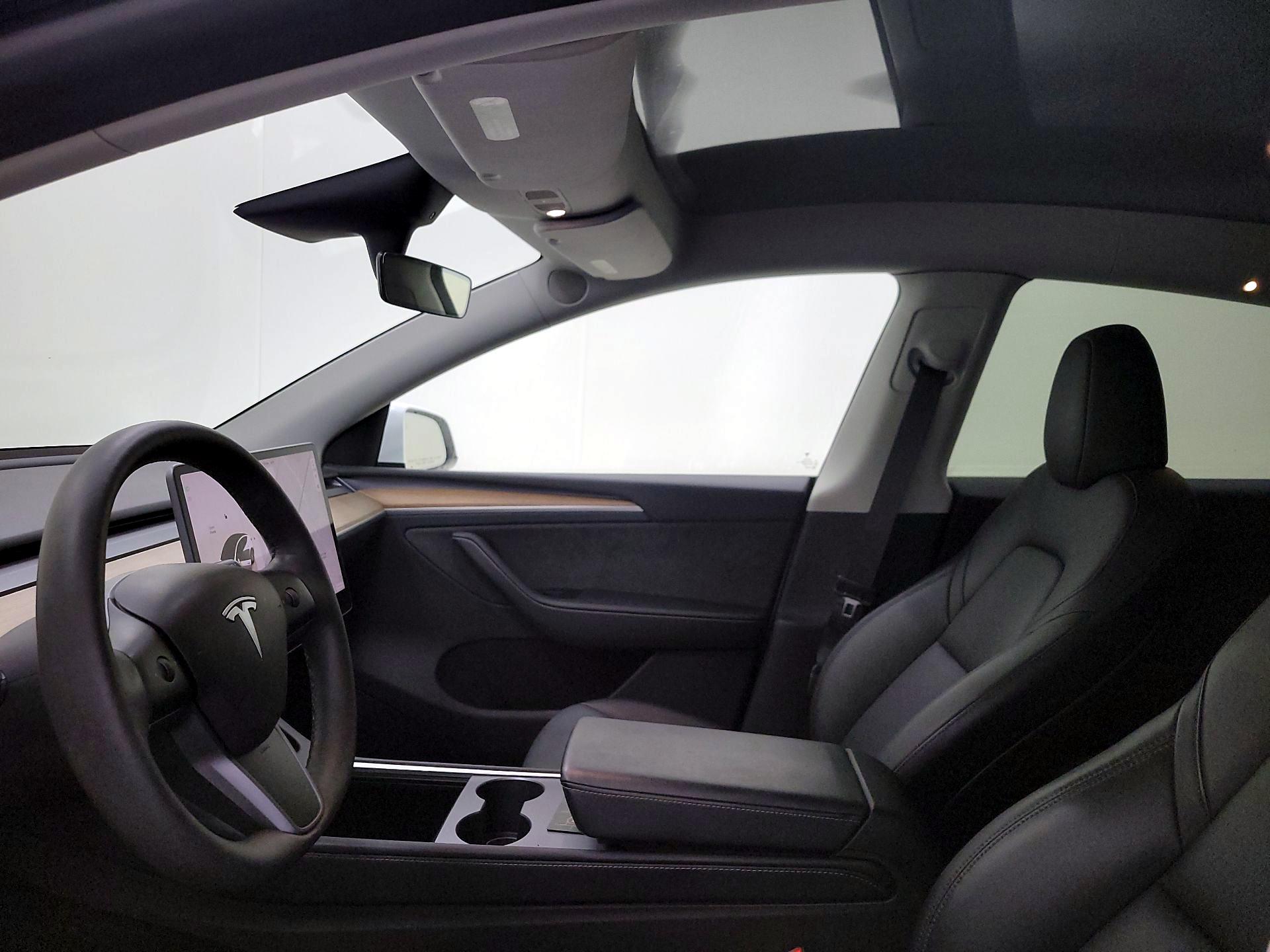 Thumbnail: 2023 Tesla Model Y - 19