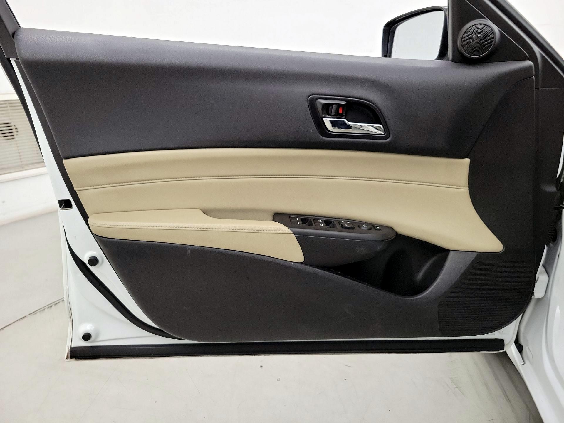 Thumbnail: 2015 Acura ILX - 12