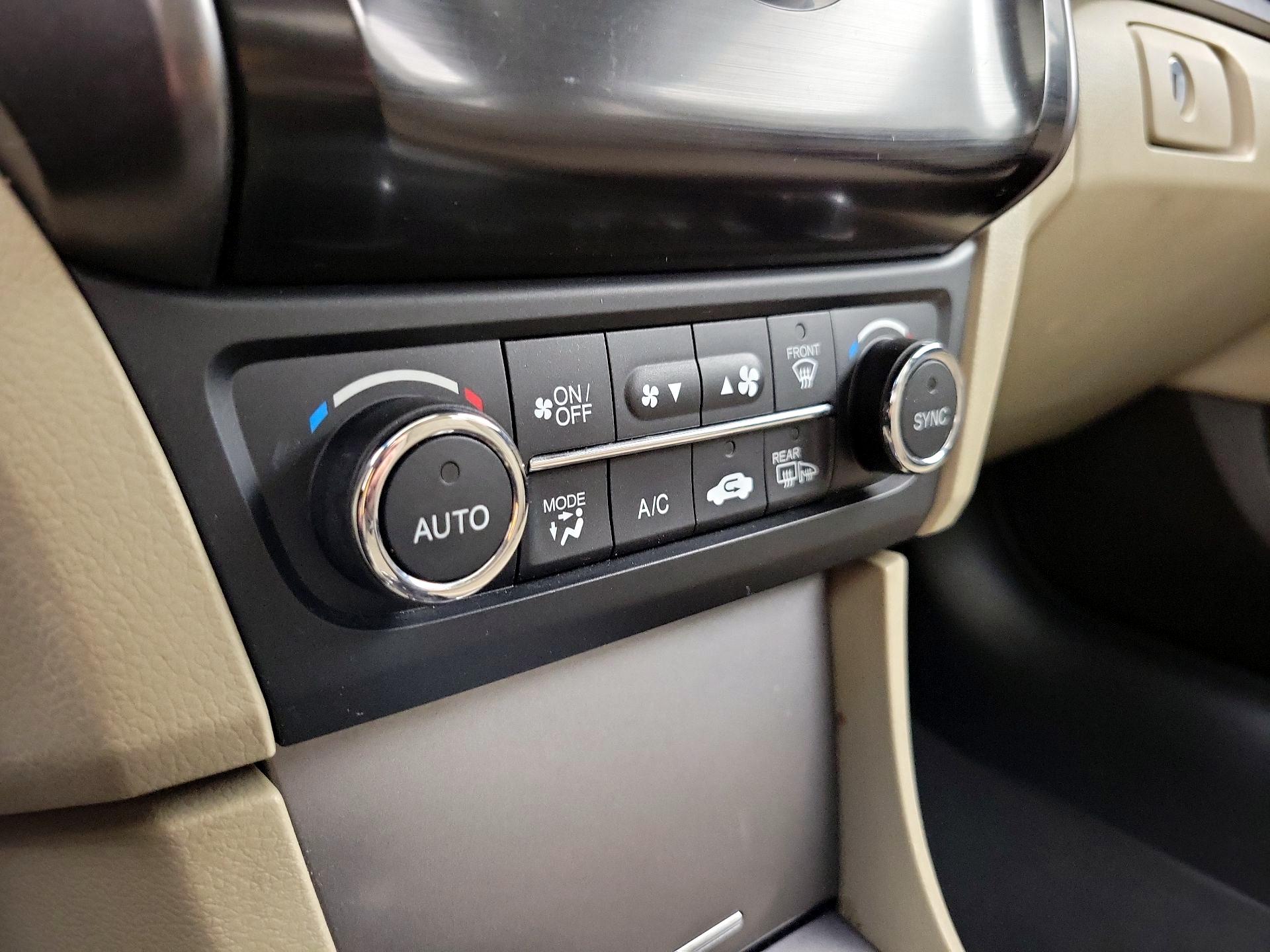 Thumbnail: 2015 Acura ILX - 16