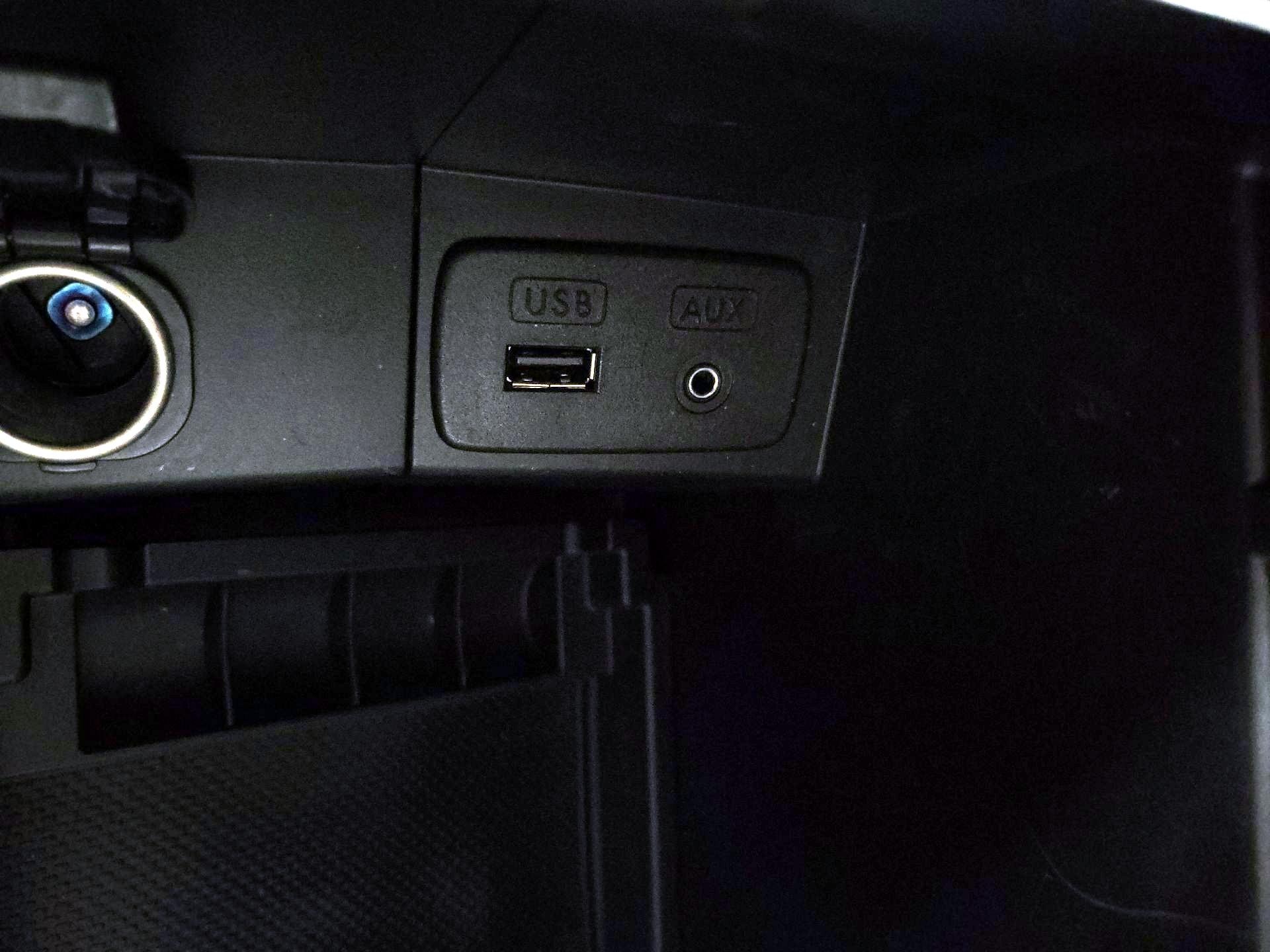 Thumbnail: 2015 Subaru Forester - 18