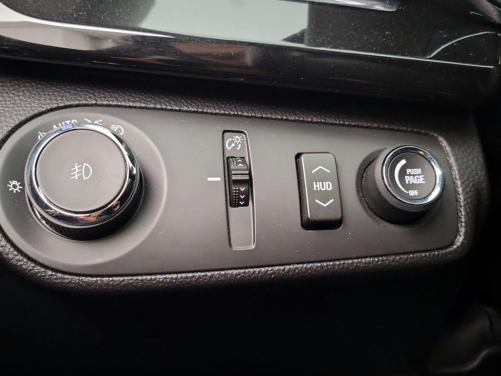 Thumbnail: 2015 Chevrolet  - 13