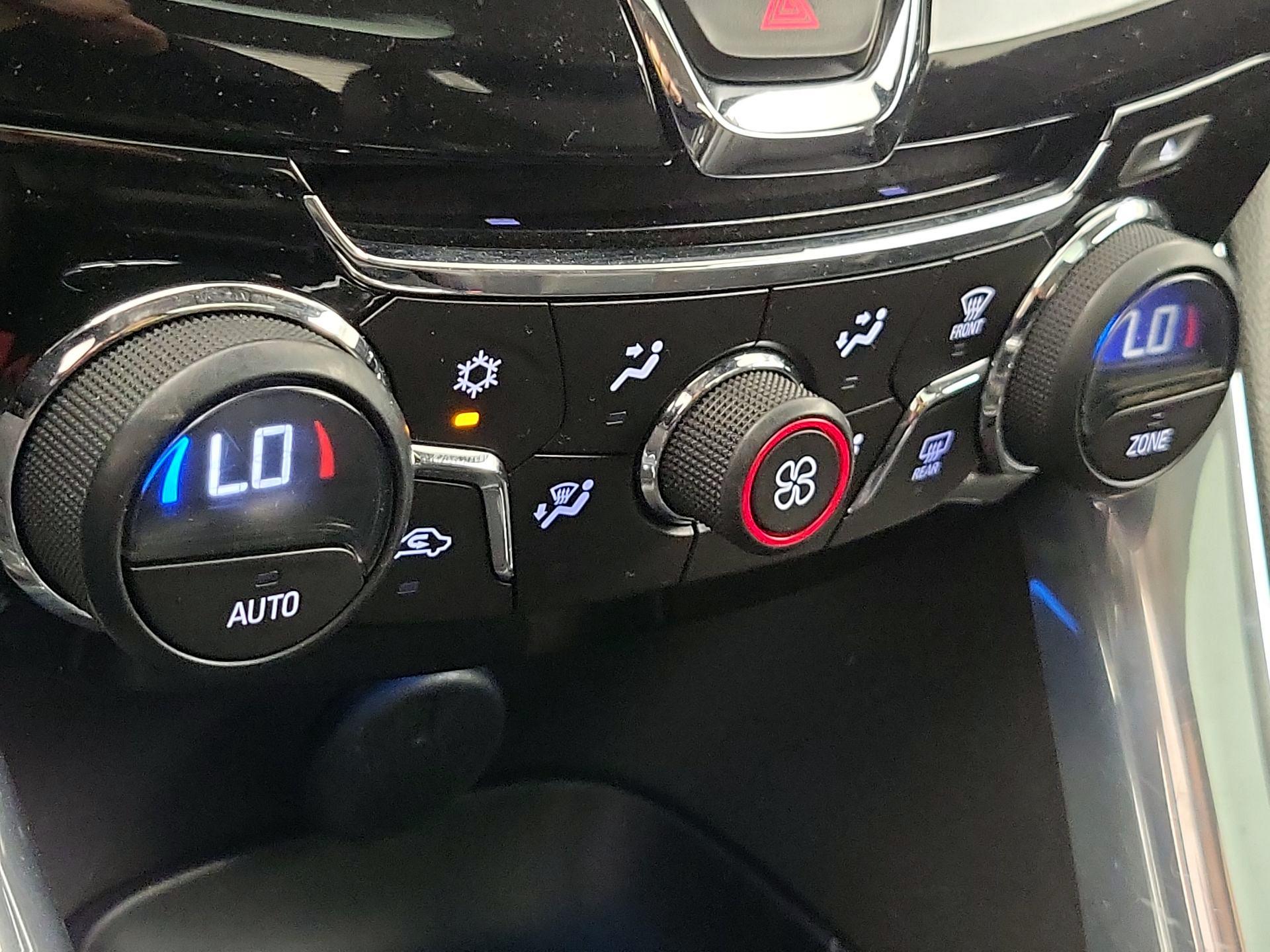 Thumbnail: 2015 Chevrolet  - 17