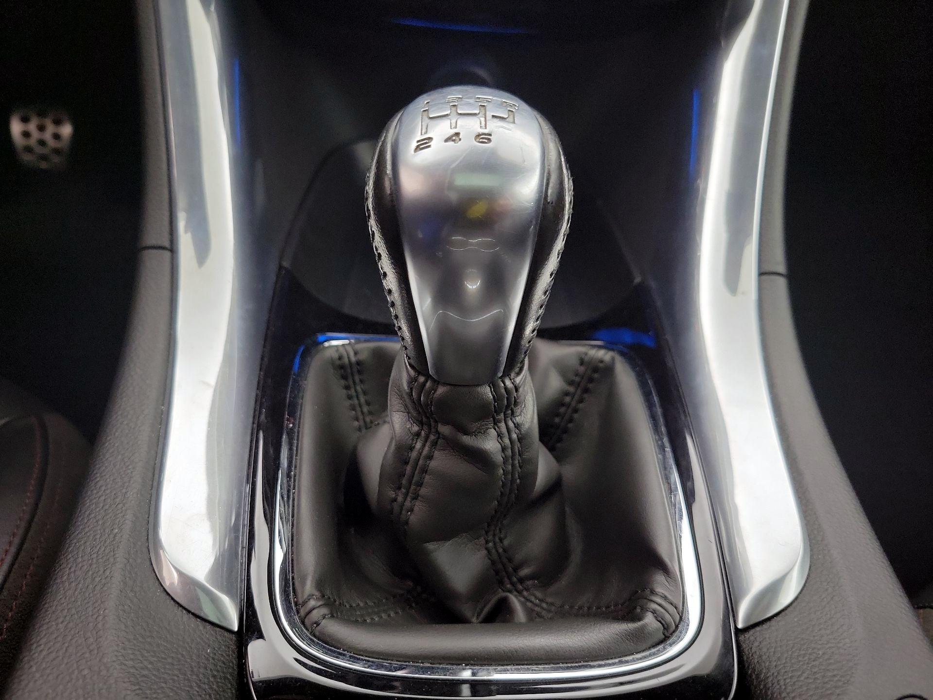 Thumbnail: 2015 Chevrolet  - 18