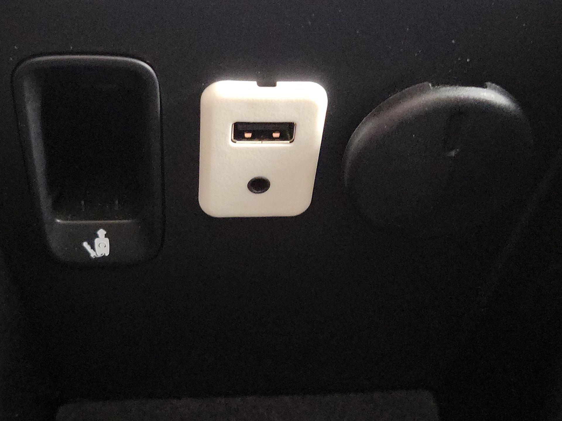 Thumbnail: 2015 Chevrolet  - 19