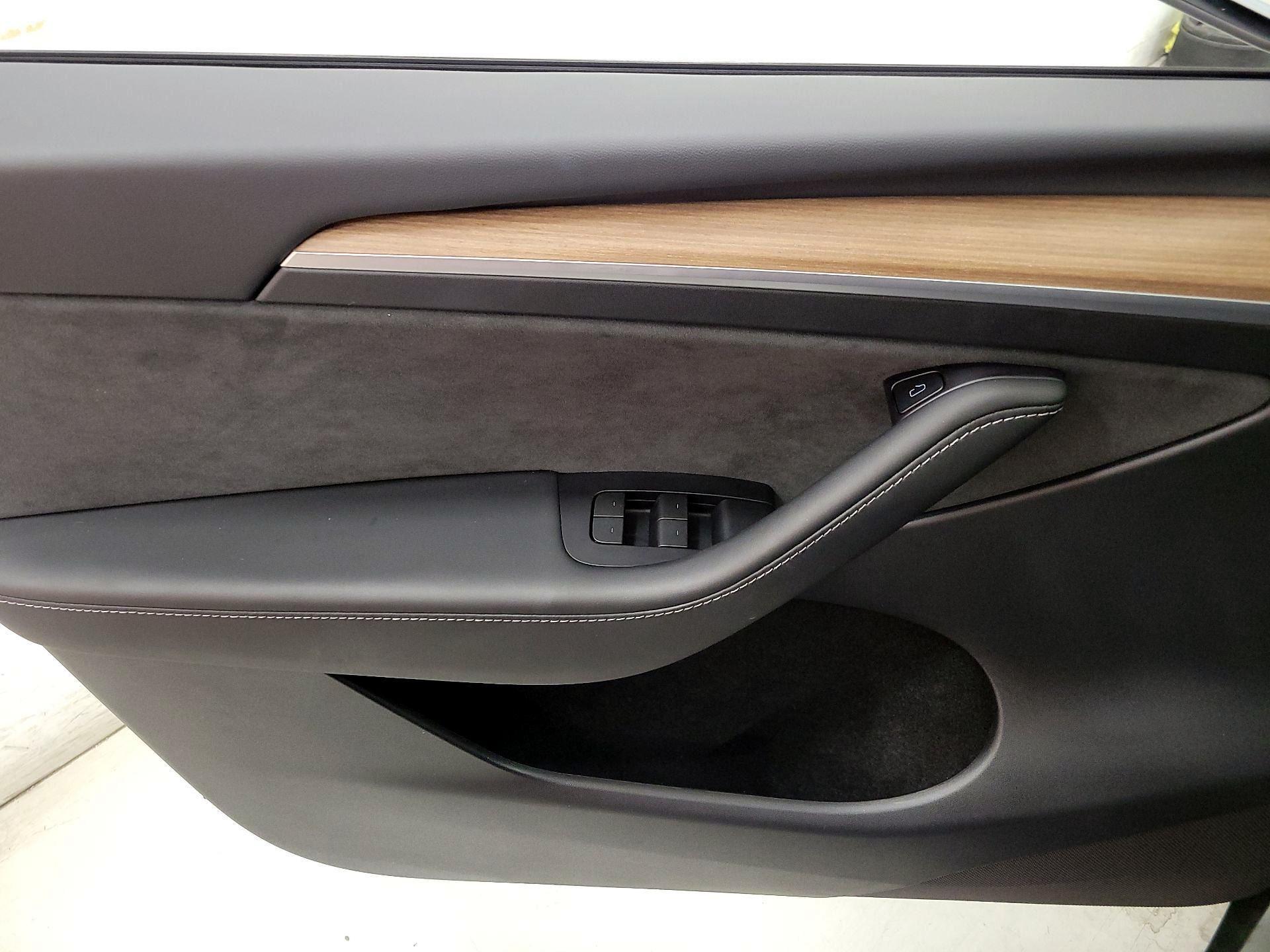 Thumbnail: 2023 Tesla Model Y - 12