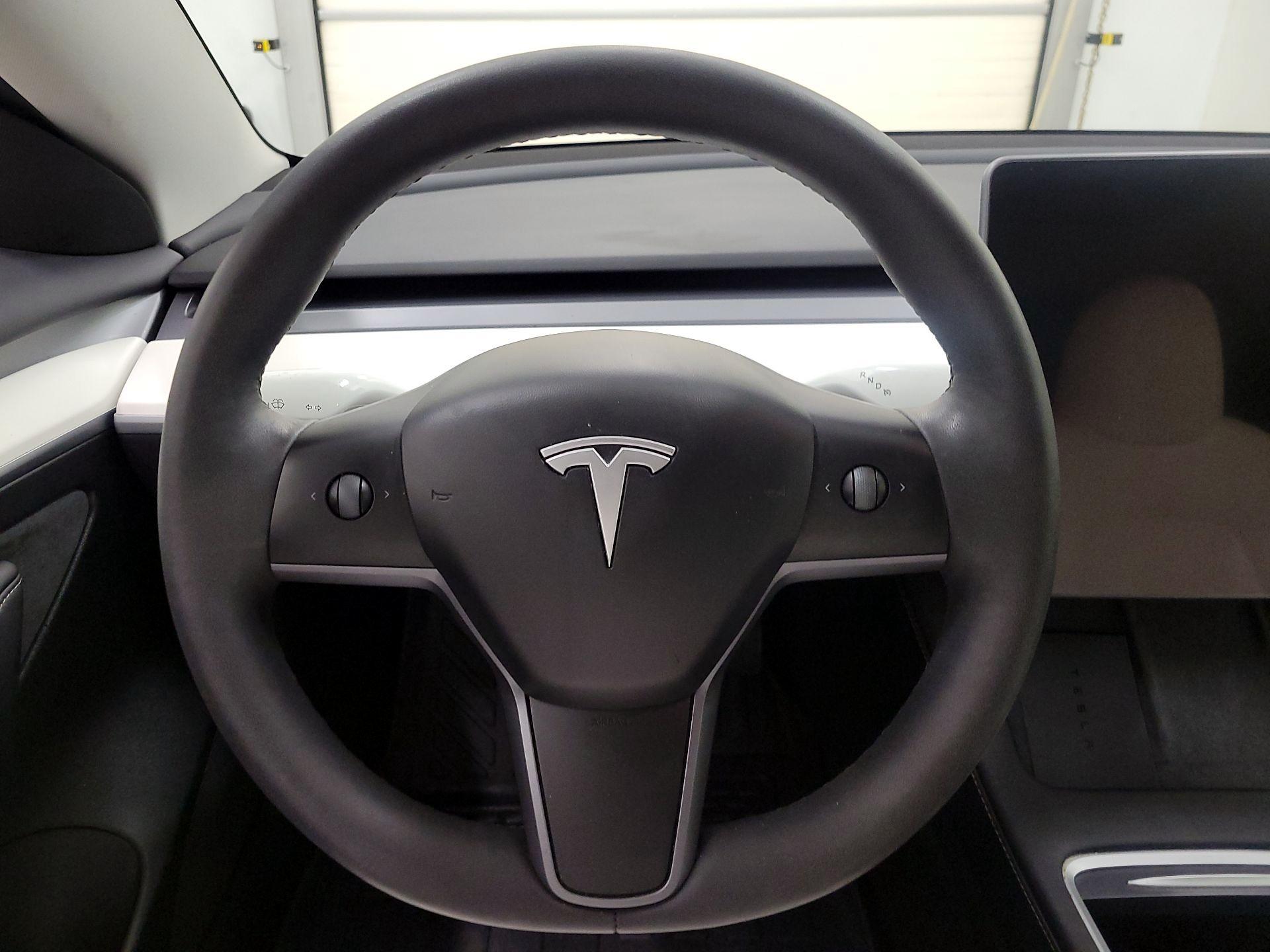 Thumbnail: 2023 Tesla Model 3 - 10