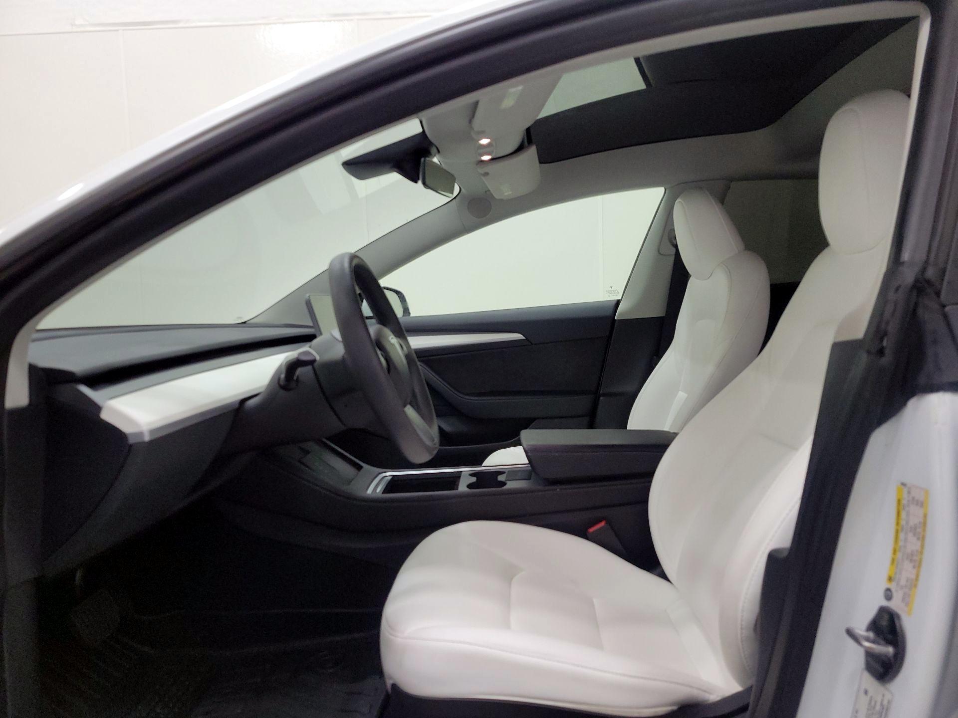 Thumbnail: 2023 Tesla Model 3 - 17