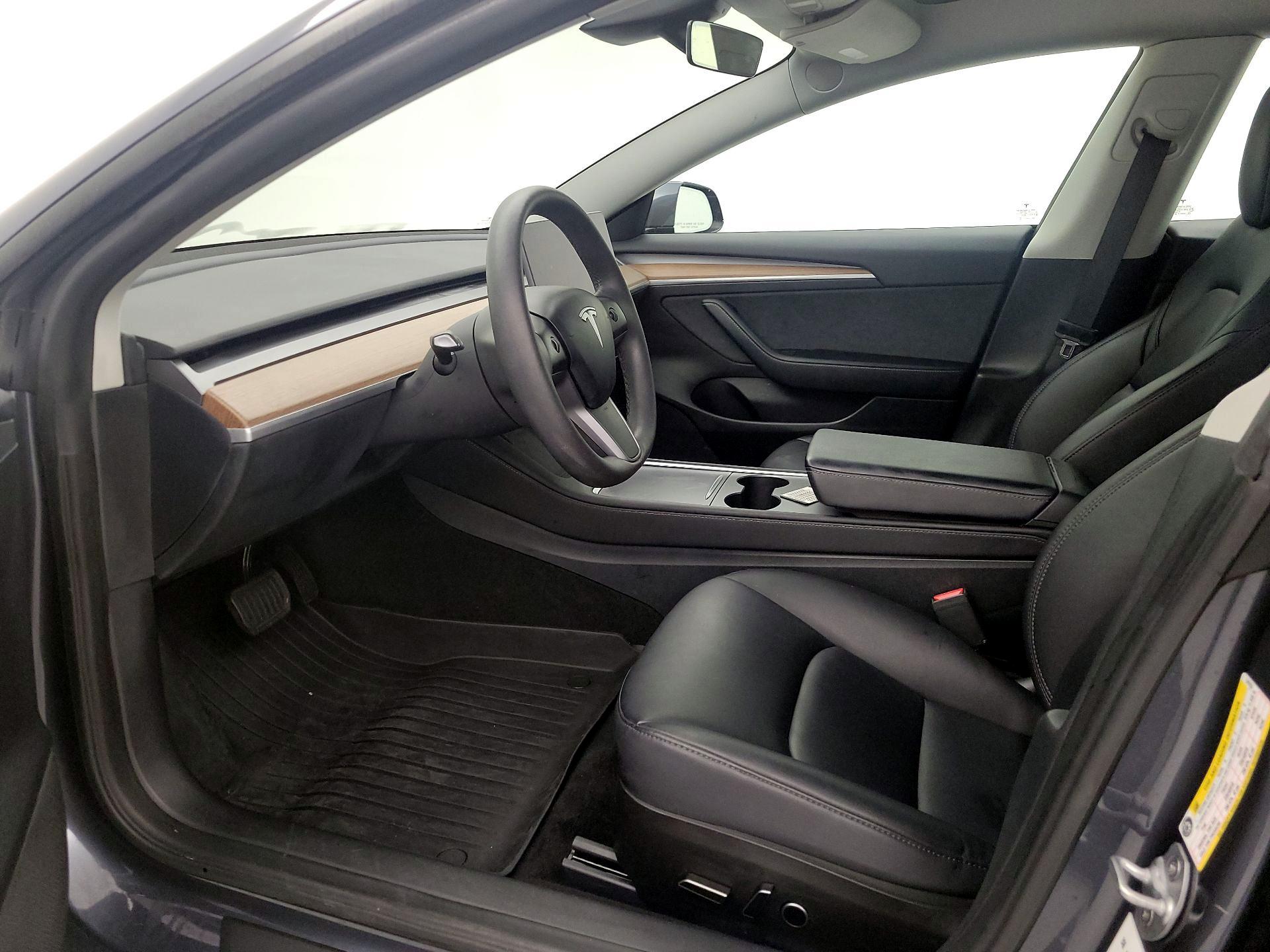 Thumbnail: 2023 Tesla Model 3 - 11