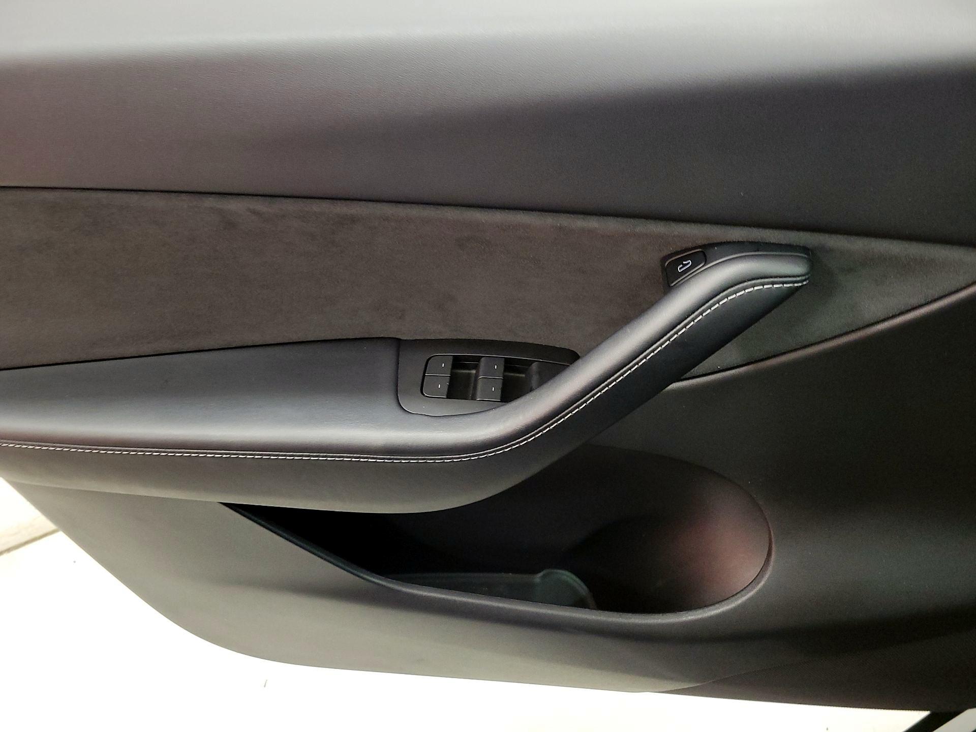 Thumbnail: 2021 Tesla Model Y - 12