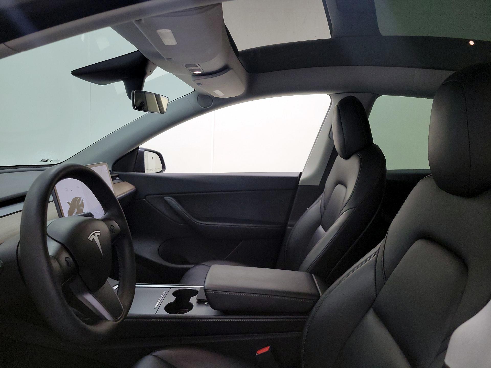 Thumbnail: 2021 Tesla Model Y - 19