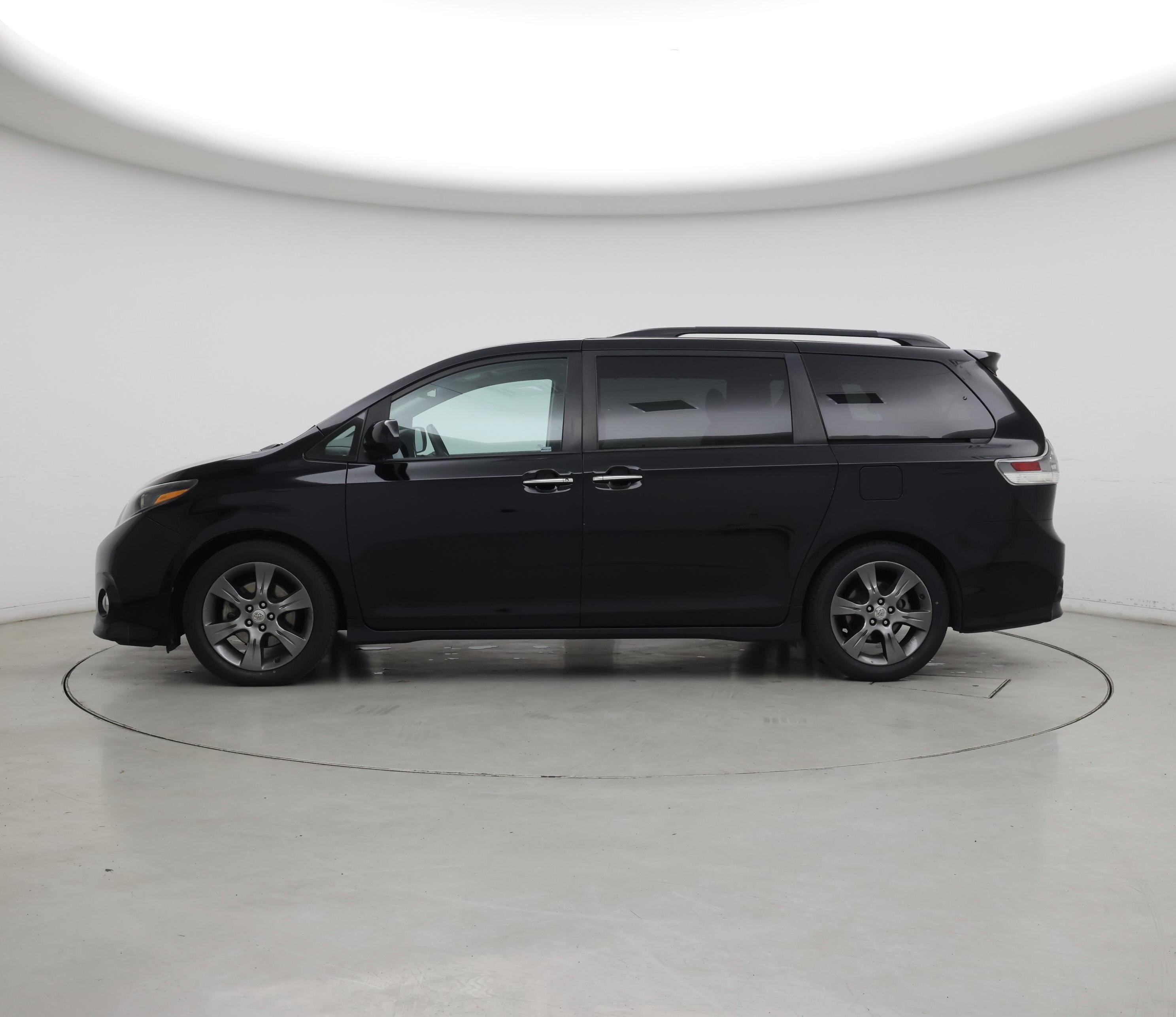 Thumbnail: 2015 Toyota Sienna - 3