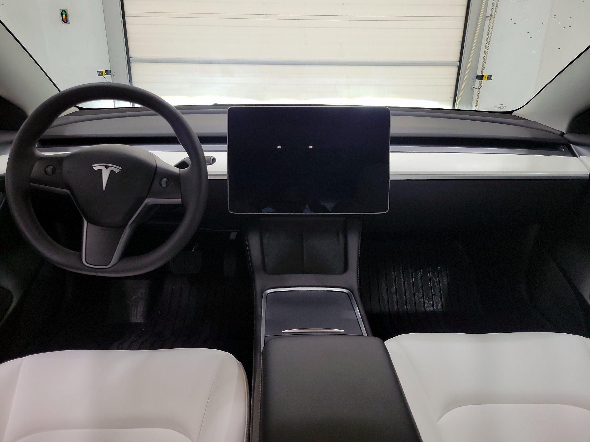 Thumbnail: 2022 Tesla Model 3 - 9