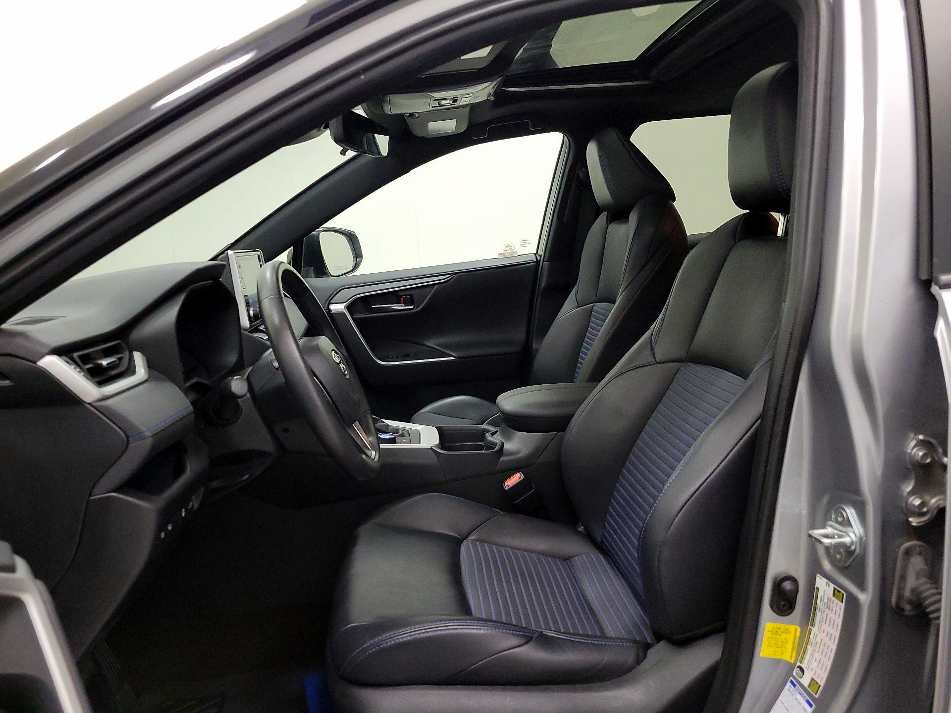 Thumbnail: 2020 Toyota RAV4 - 11