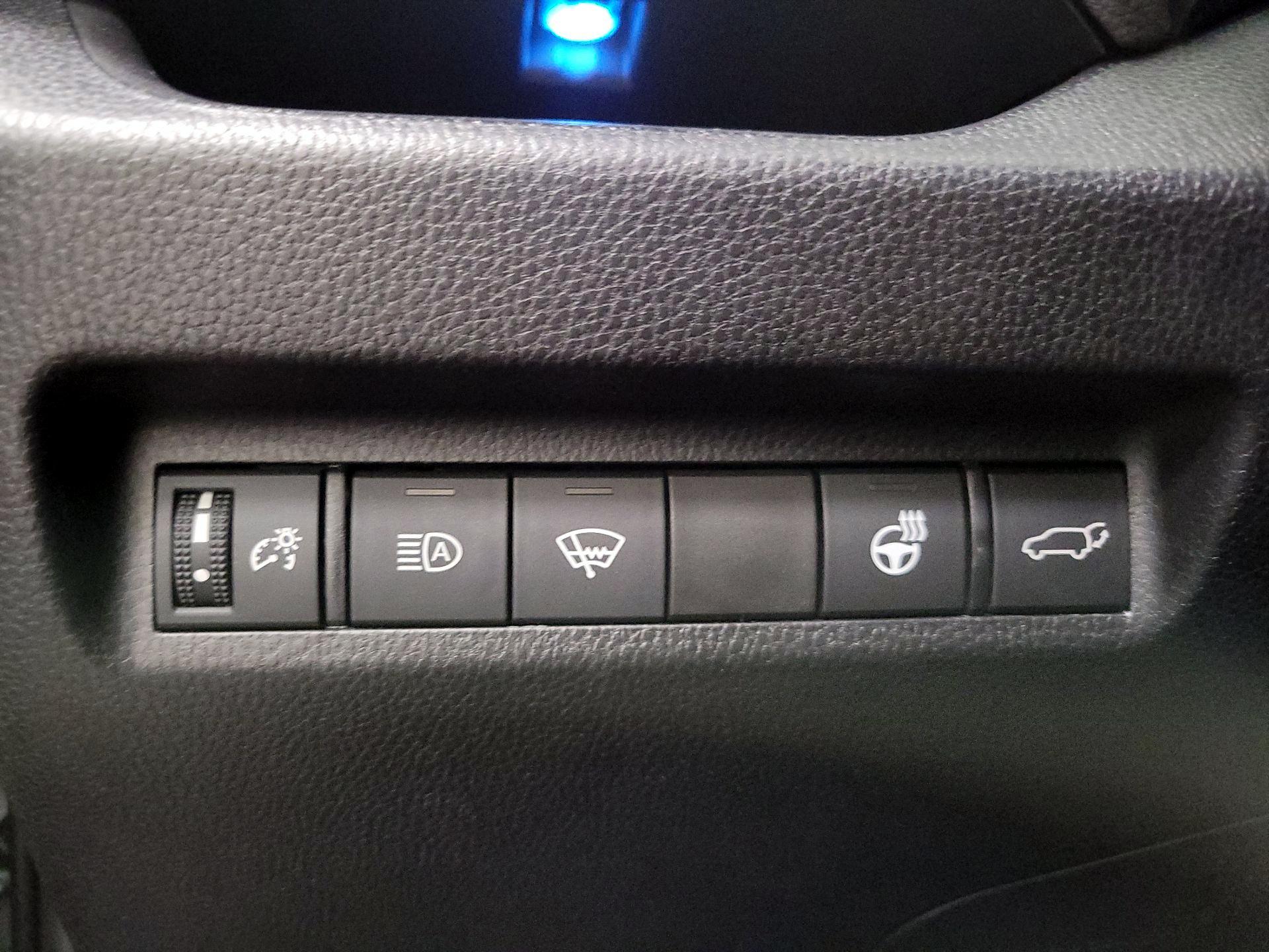 Thumbnail: 2020 Toyota RAV4 - 13