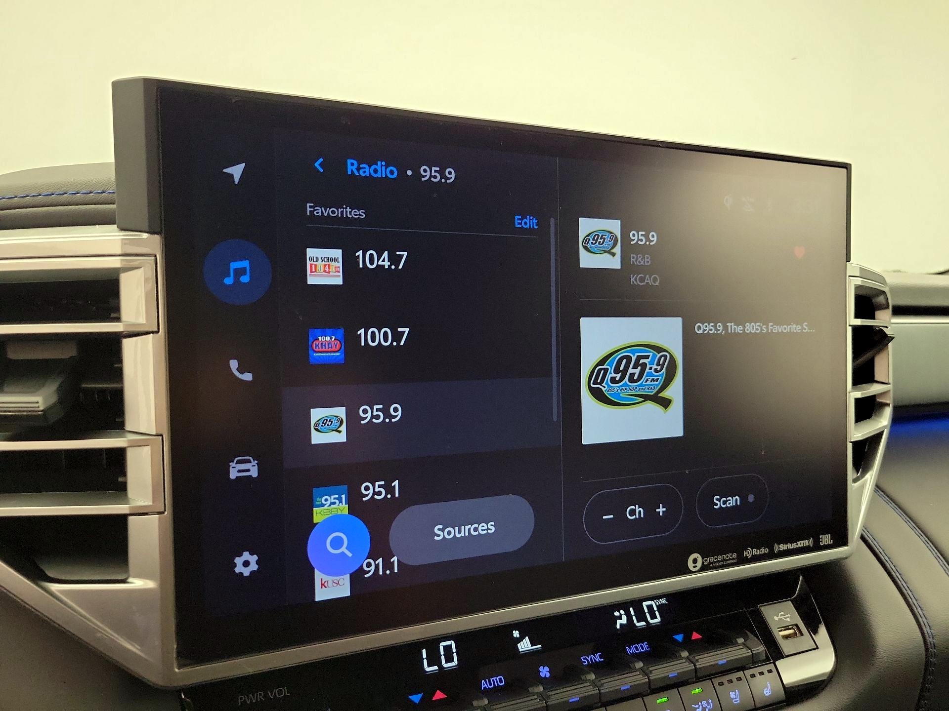 Thumbnail: 2023 Toyota Tundra - 15