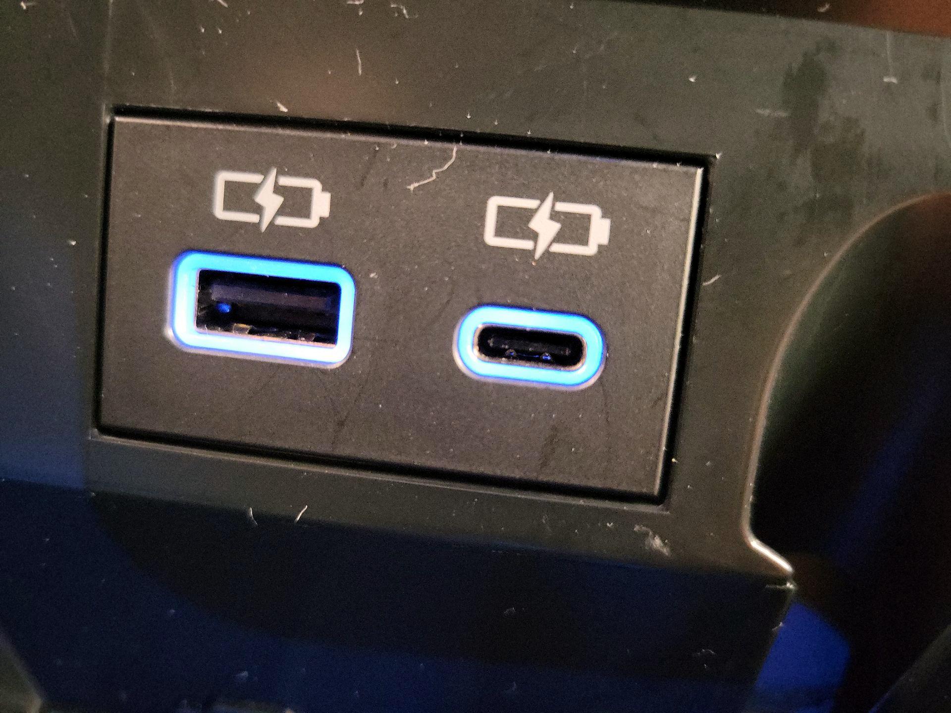 Thumbnail: 2023 Toyota Tundra - 18