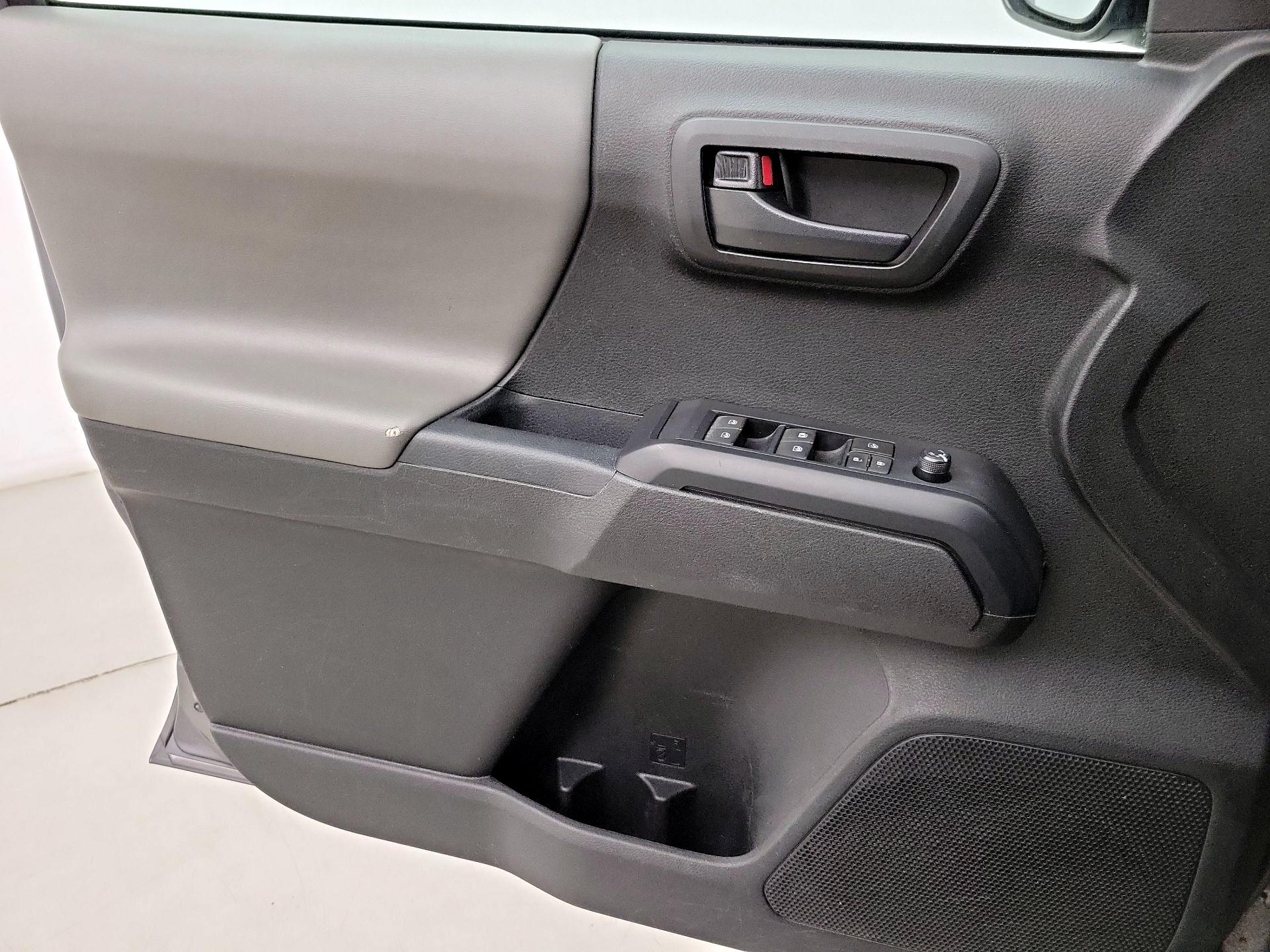 Thumbnail: 2021 Toyota Tacoma - 12