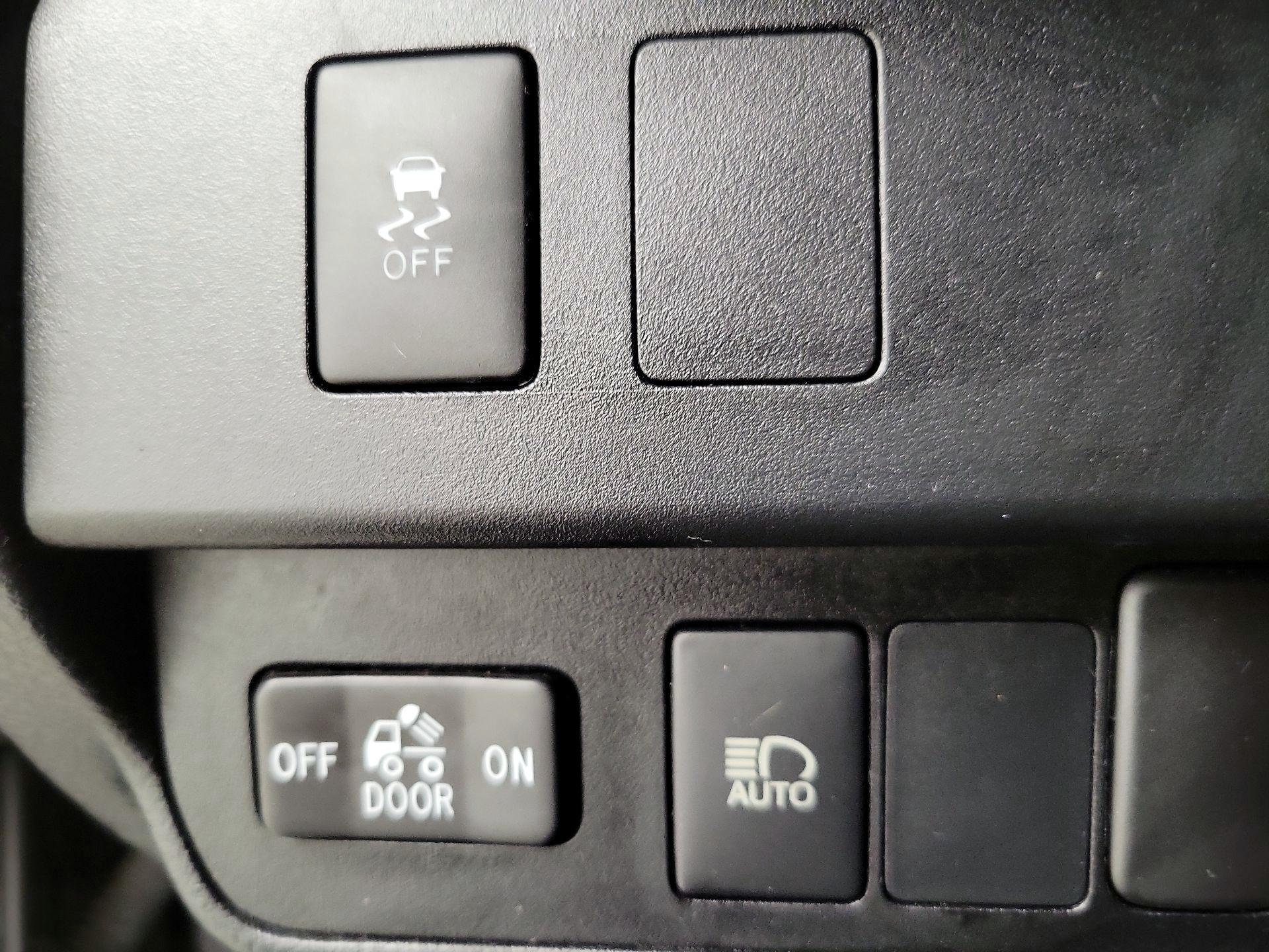 Thumbnail: 2021 Toyota Tacoma - 13