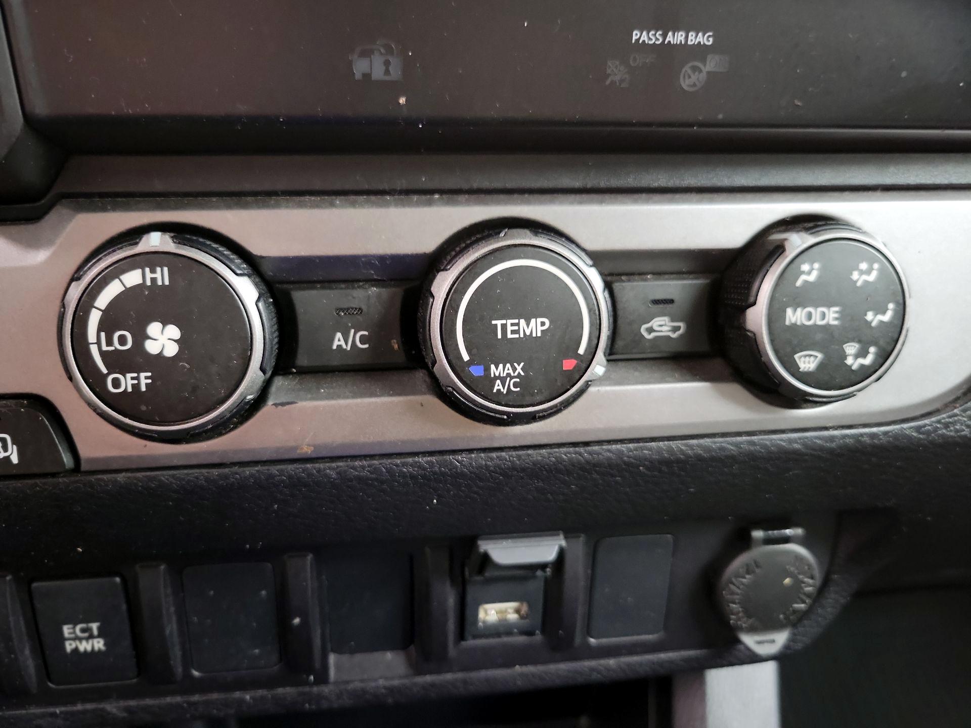 Thumbnail: 2021 Toyota Tacoma - 16