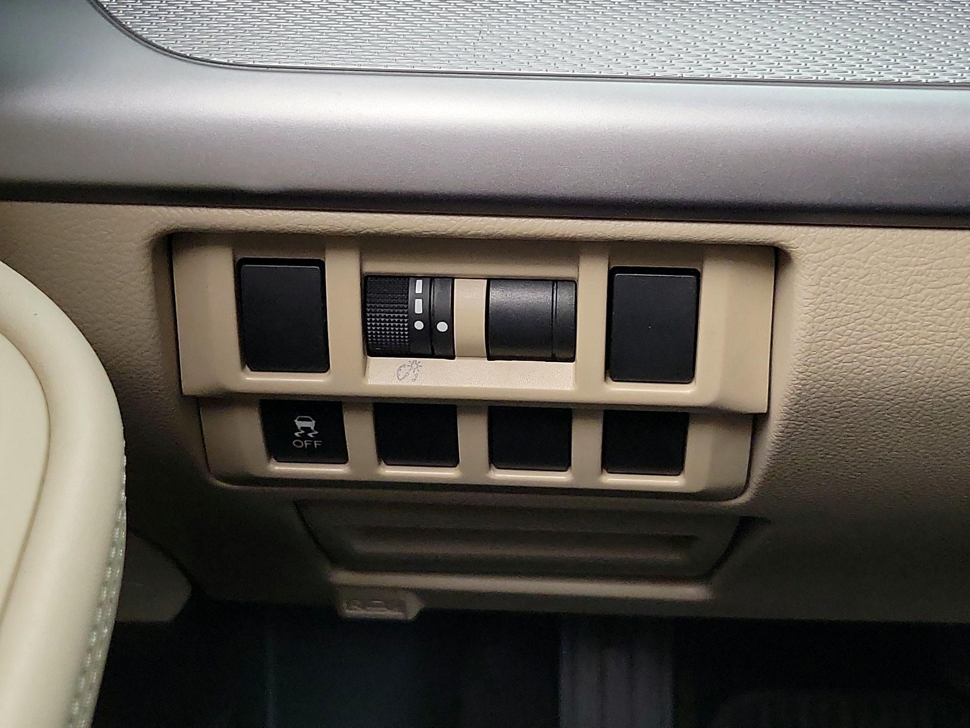 Thumbnail: 2015 Subaru Outback - 13