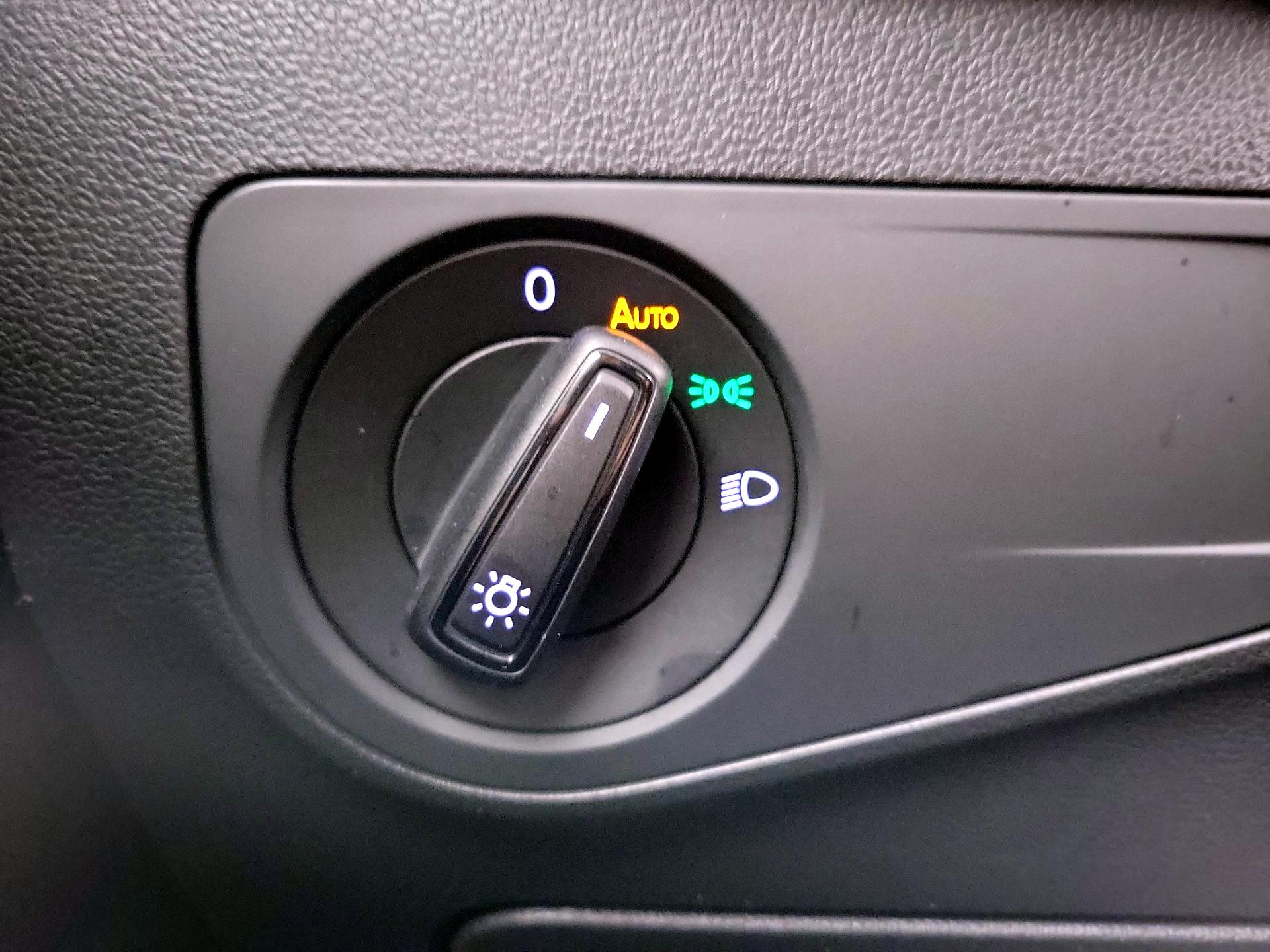 Thumbnail: 2019 Volkswagen Tiguan - 13