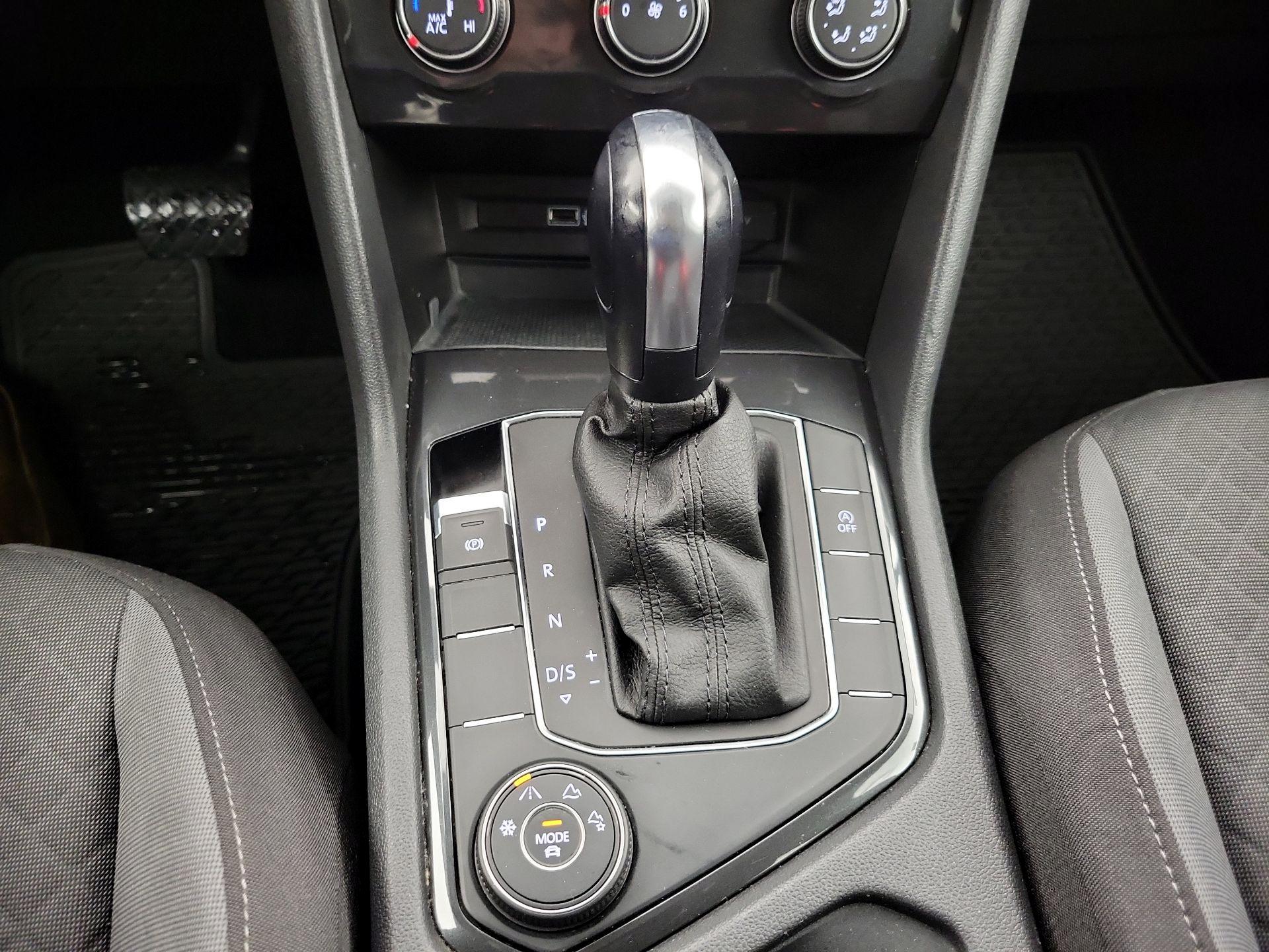 Thumbnail: 2019 Volkswagen Tiguan - 17