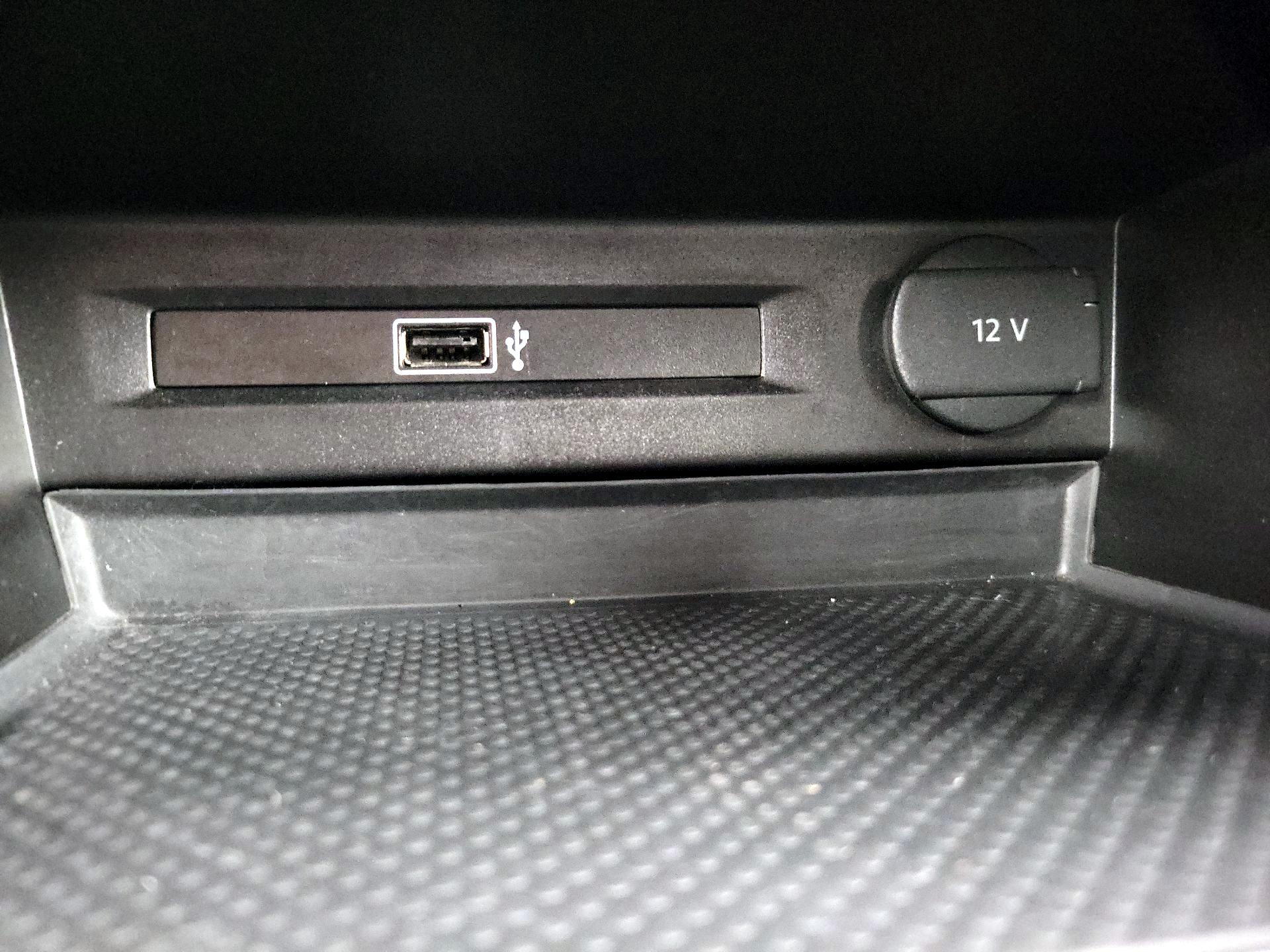 Thumbnail: 2019 Volkswagen Tiguan - 18