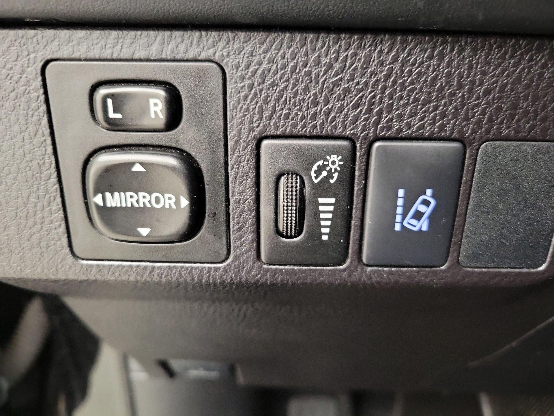 Thumbnail: 2017 Toyota RAV4 - 13