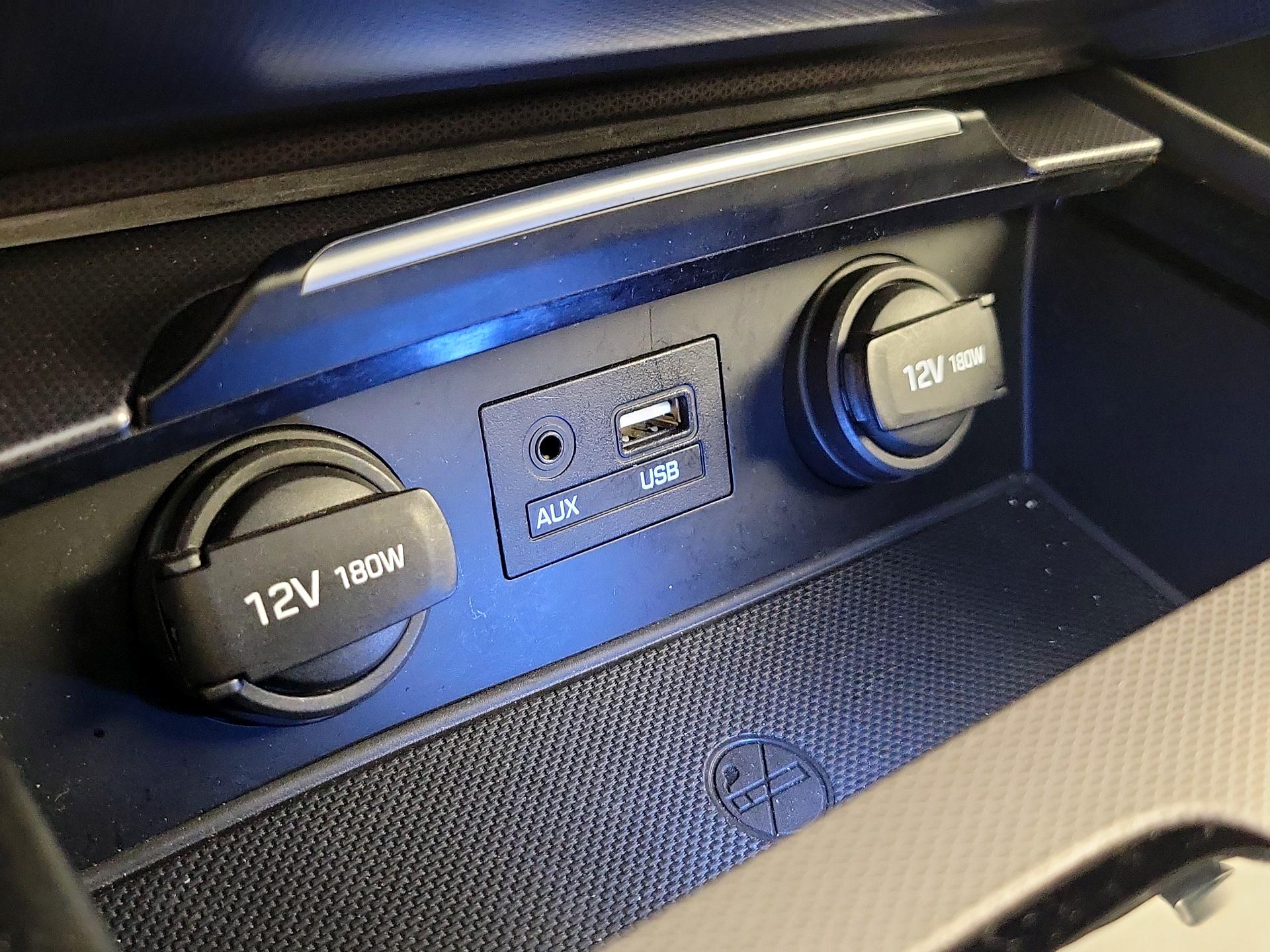 Thumbnail: 2017 Genesis G80 - 19