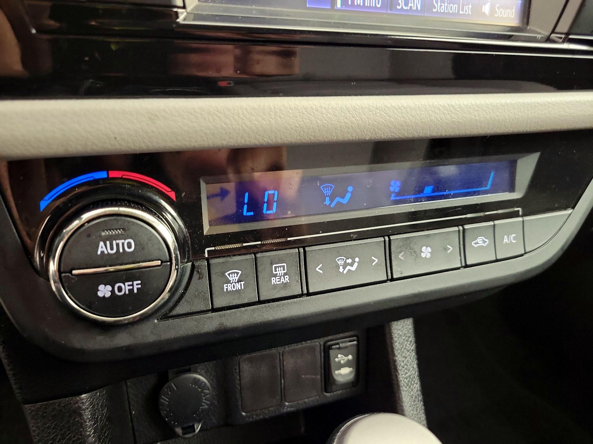 Thumbnail: 2015 Toyota Corolla - 16