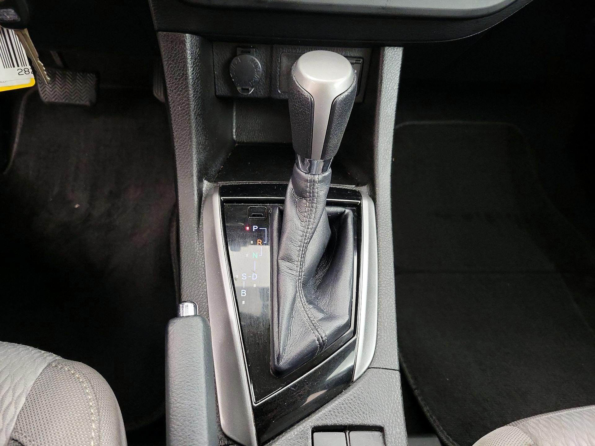 Thumbnail: 2015 Toyota Corolla - 17