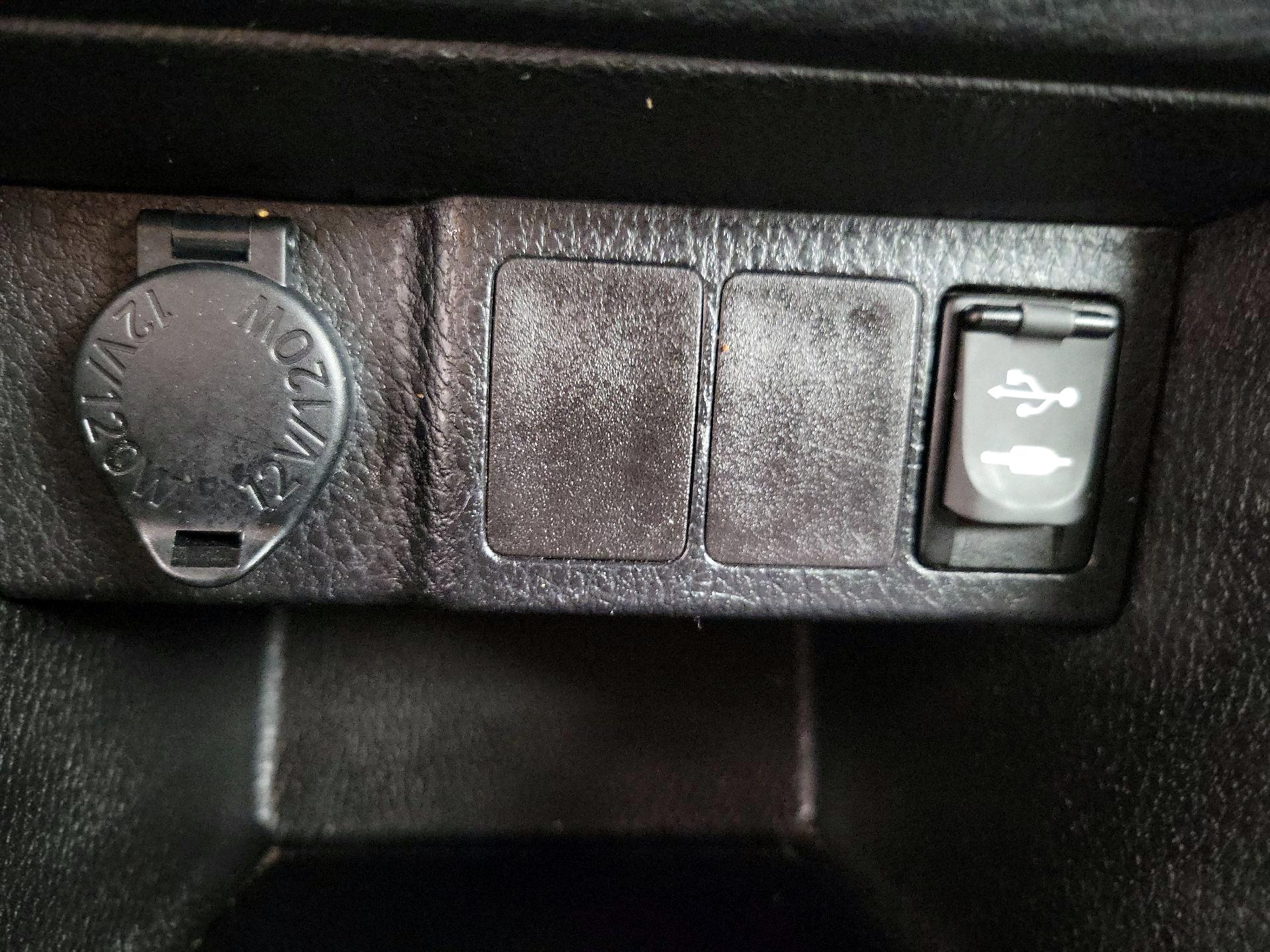 Thumbnail: 2015 Toyota Corolla - 18