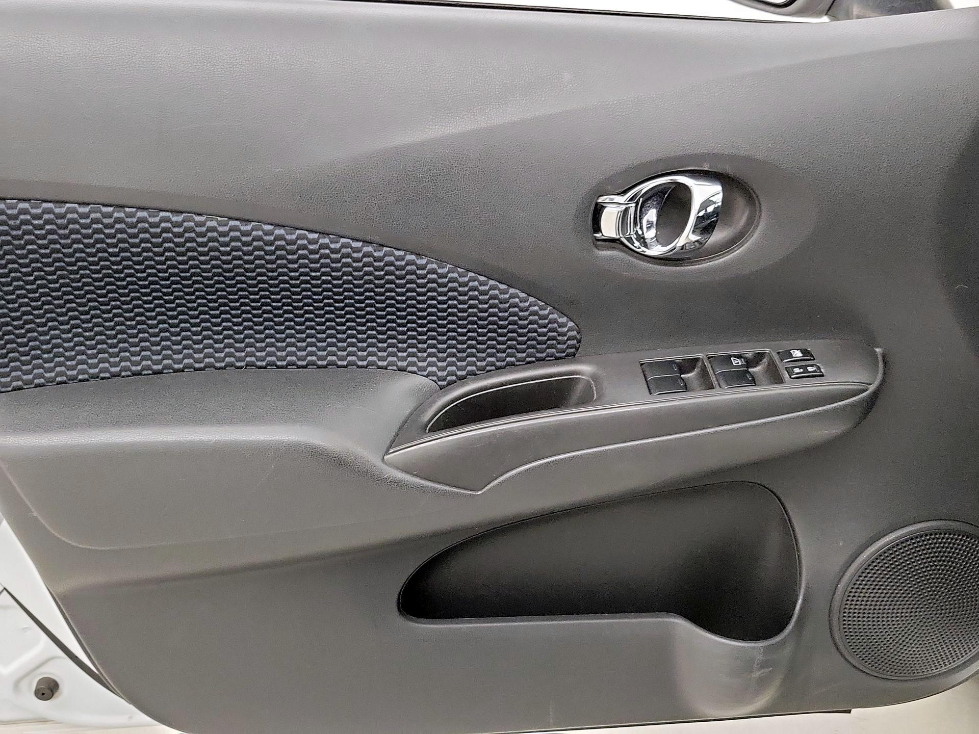 Thumbnail: 2015 Nissan Versa Note - 12