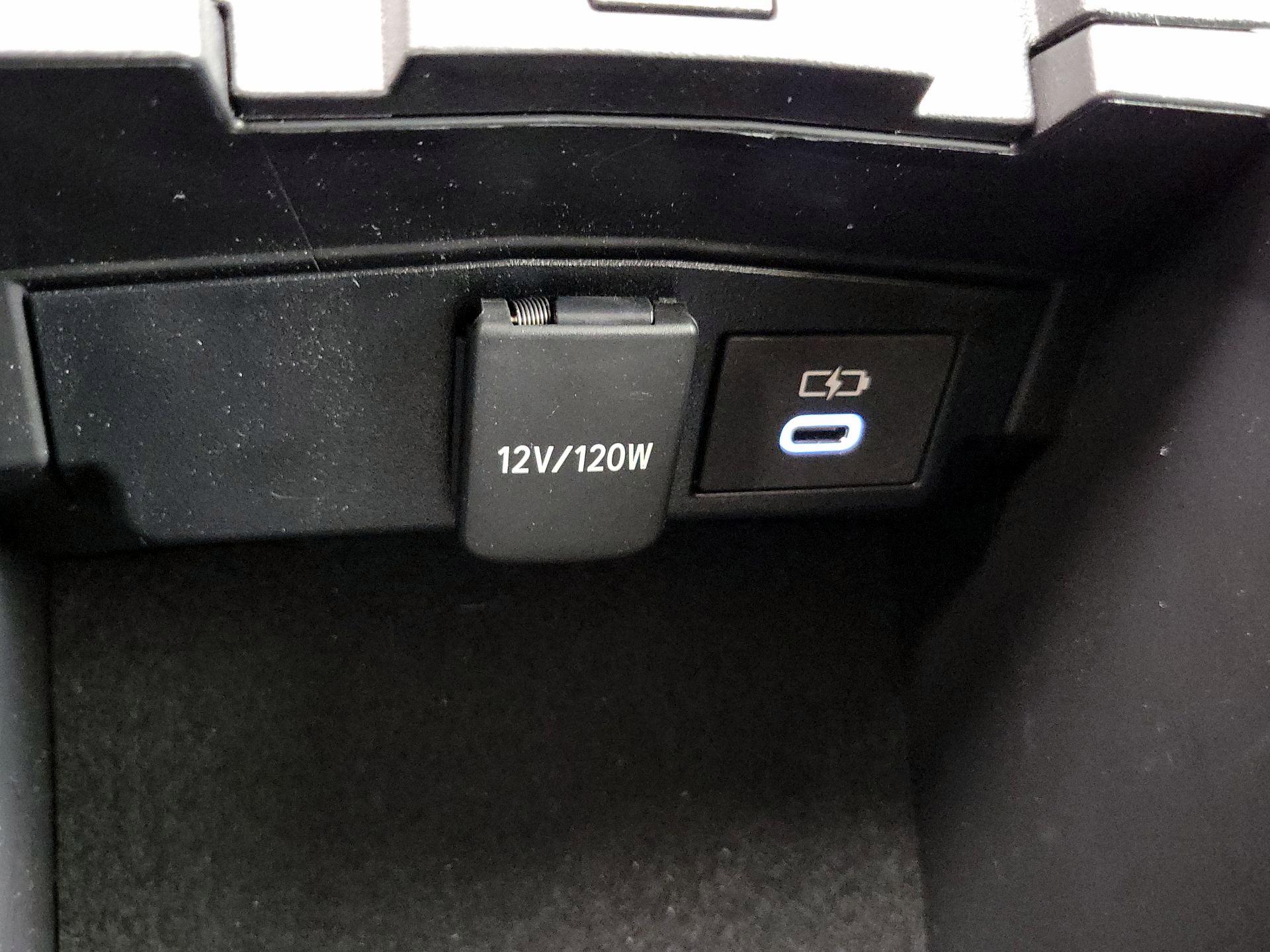 Thumbnail: 2025 Toyota Corolla - 18