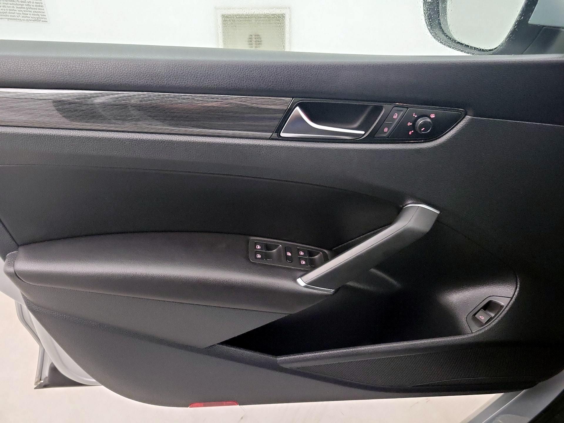 Thumbnail: 2020 Volkswagen Passat - 12