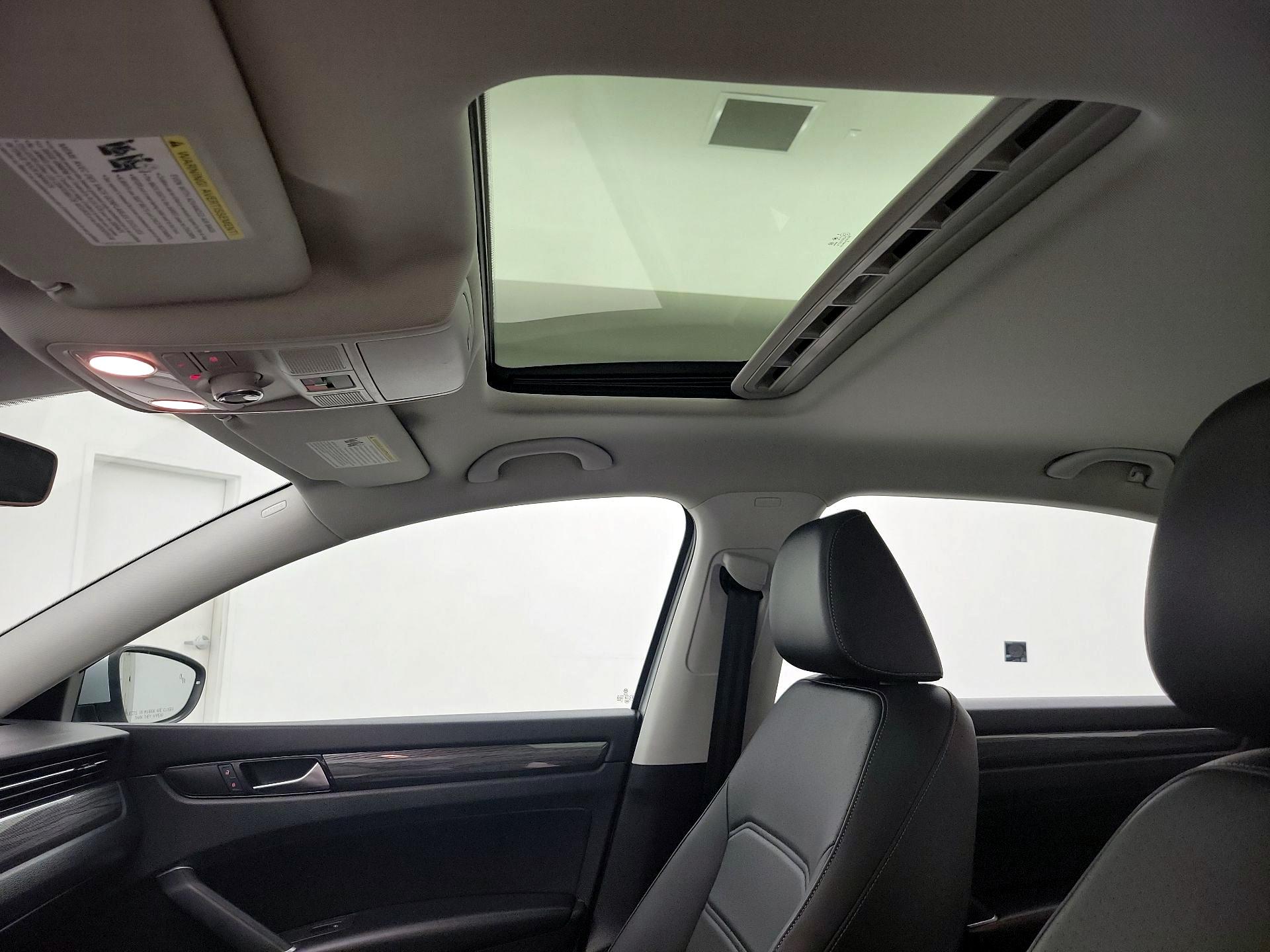 Thumbnail: 2020 Volkswagen Passat - 19