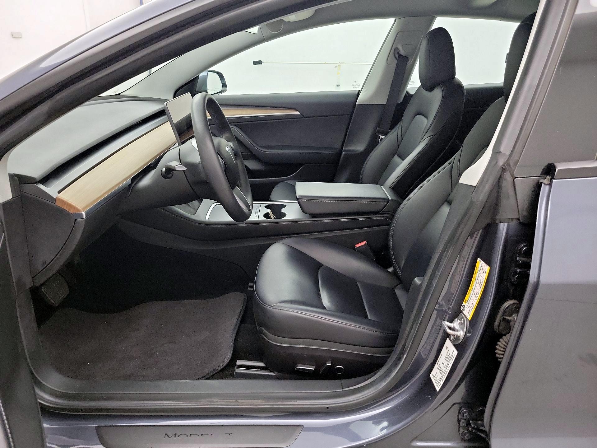 Thumbnail: 2022 Tesla Model 3 - 11