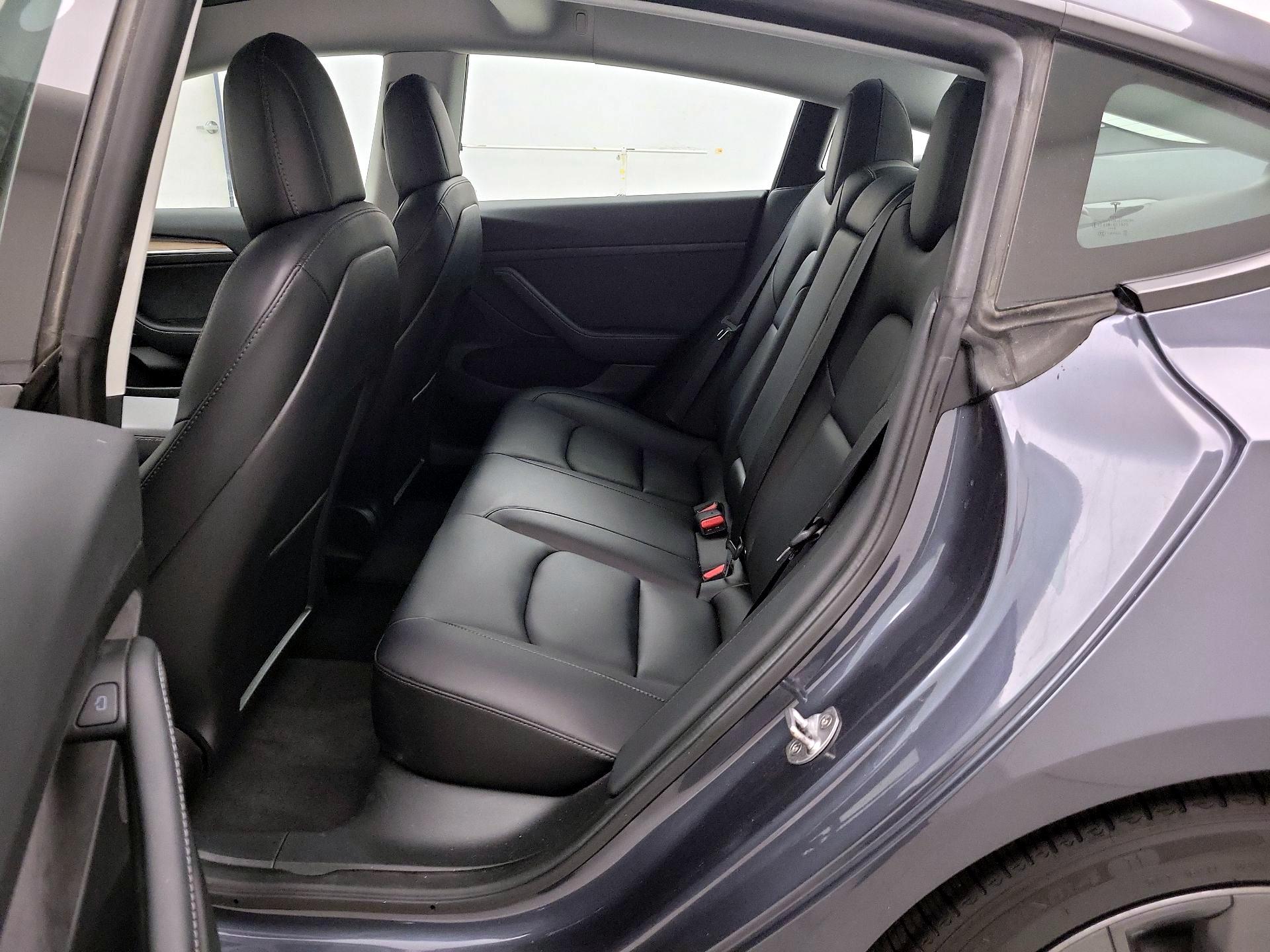 Thumbnail: 2022 Tesla Model 3 - 19